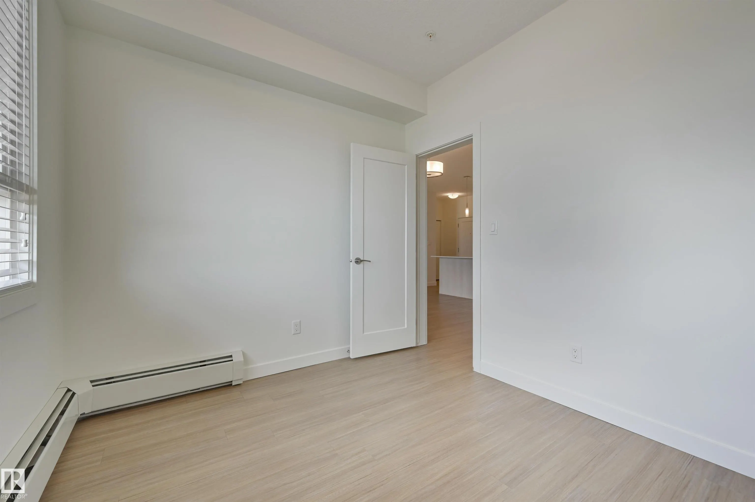 17 COLUMBIA Avenue