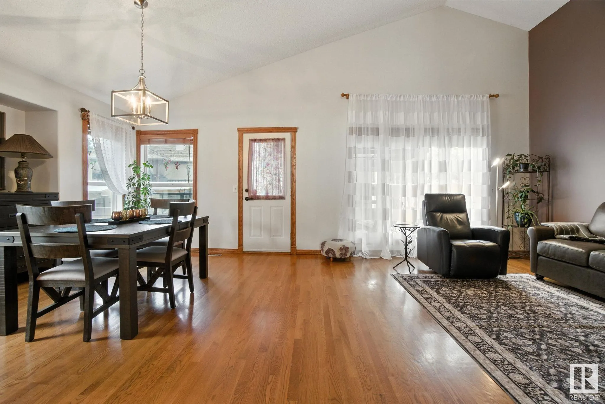 504 HIGHLAND Drive