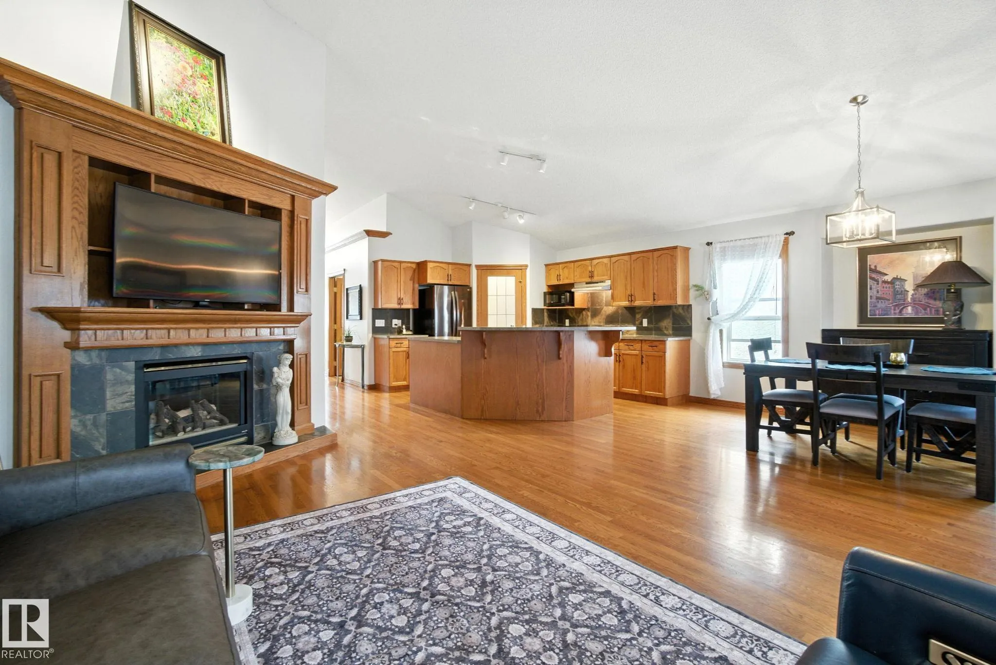 504 HIGHLAND Drive
