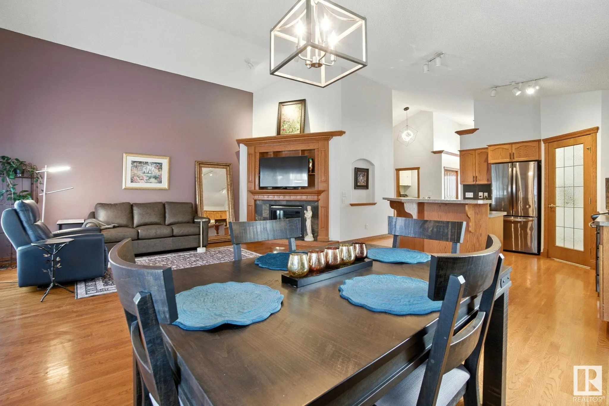 504 HIGHLAND Drive