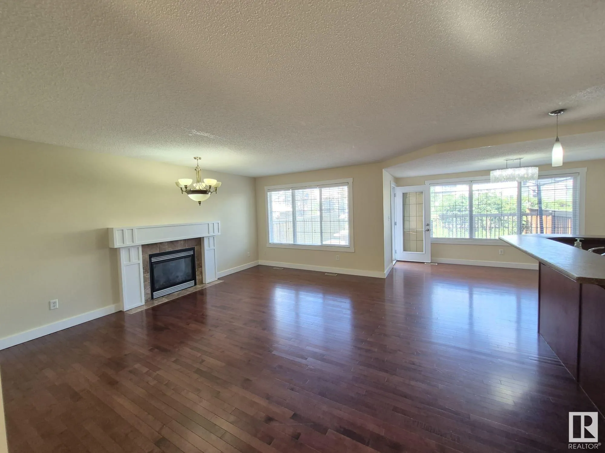 8361 shaske Crescent