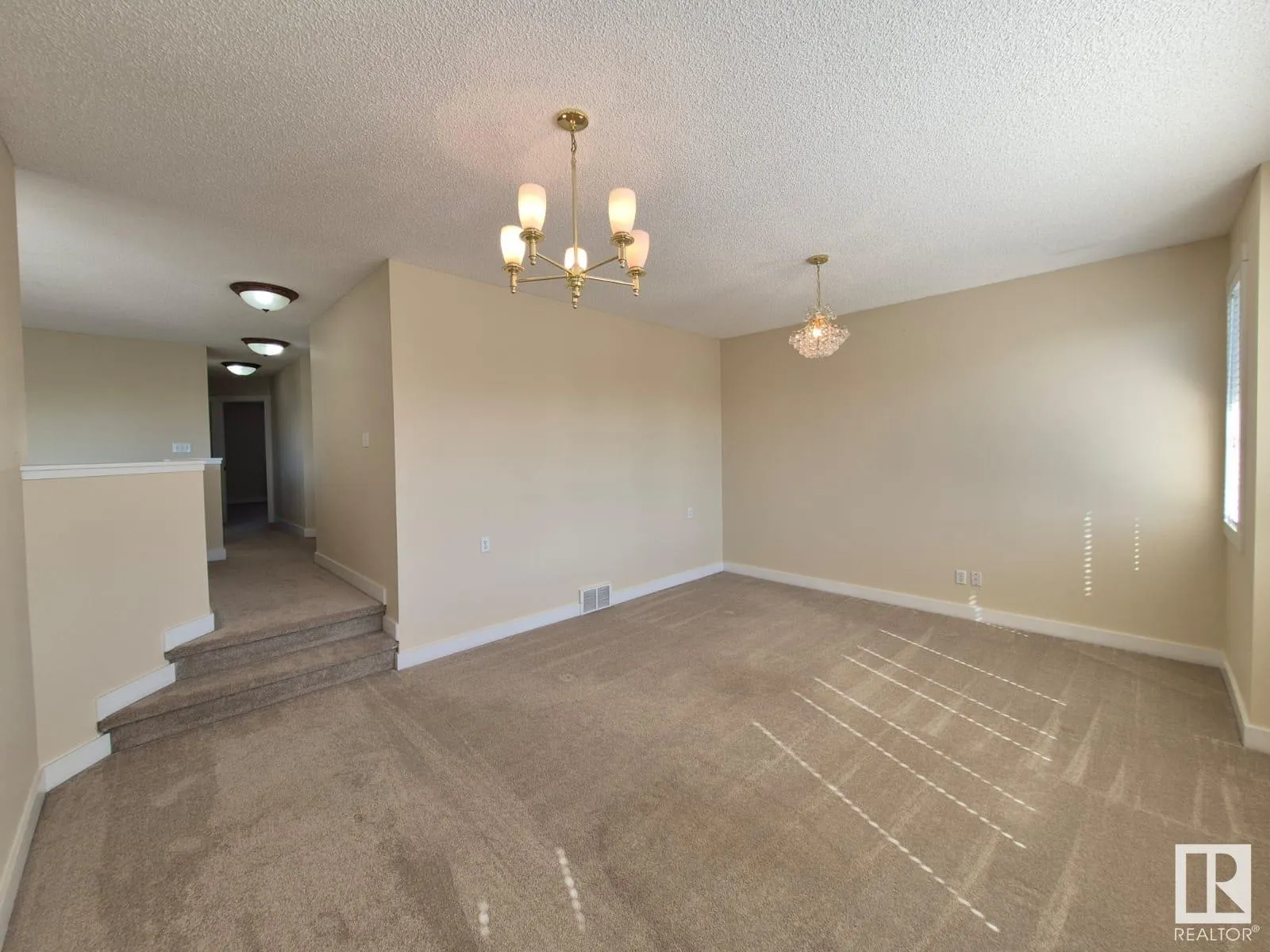 8361 shaske Crescent