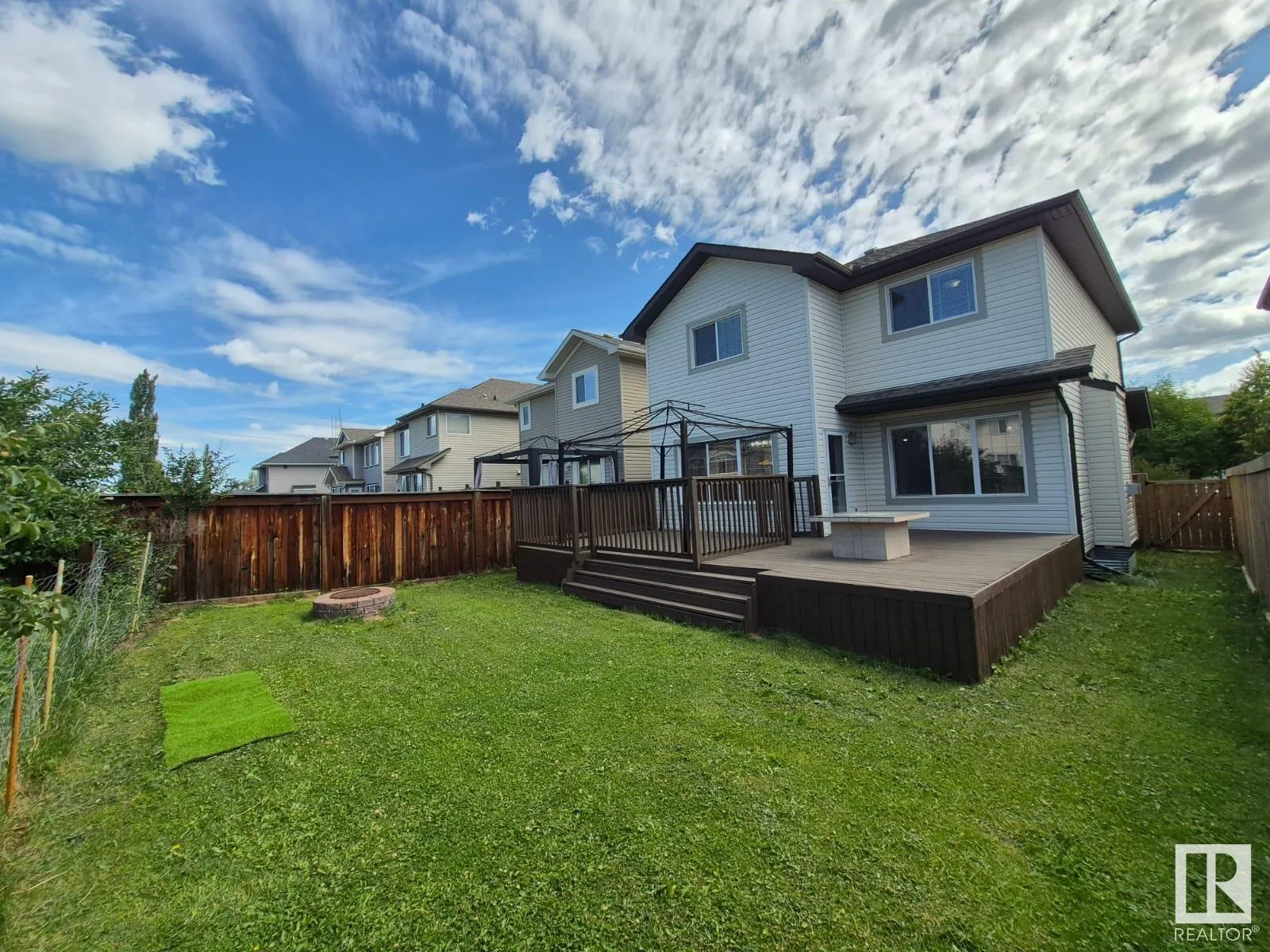 8361 shaske Crescent