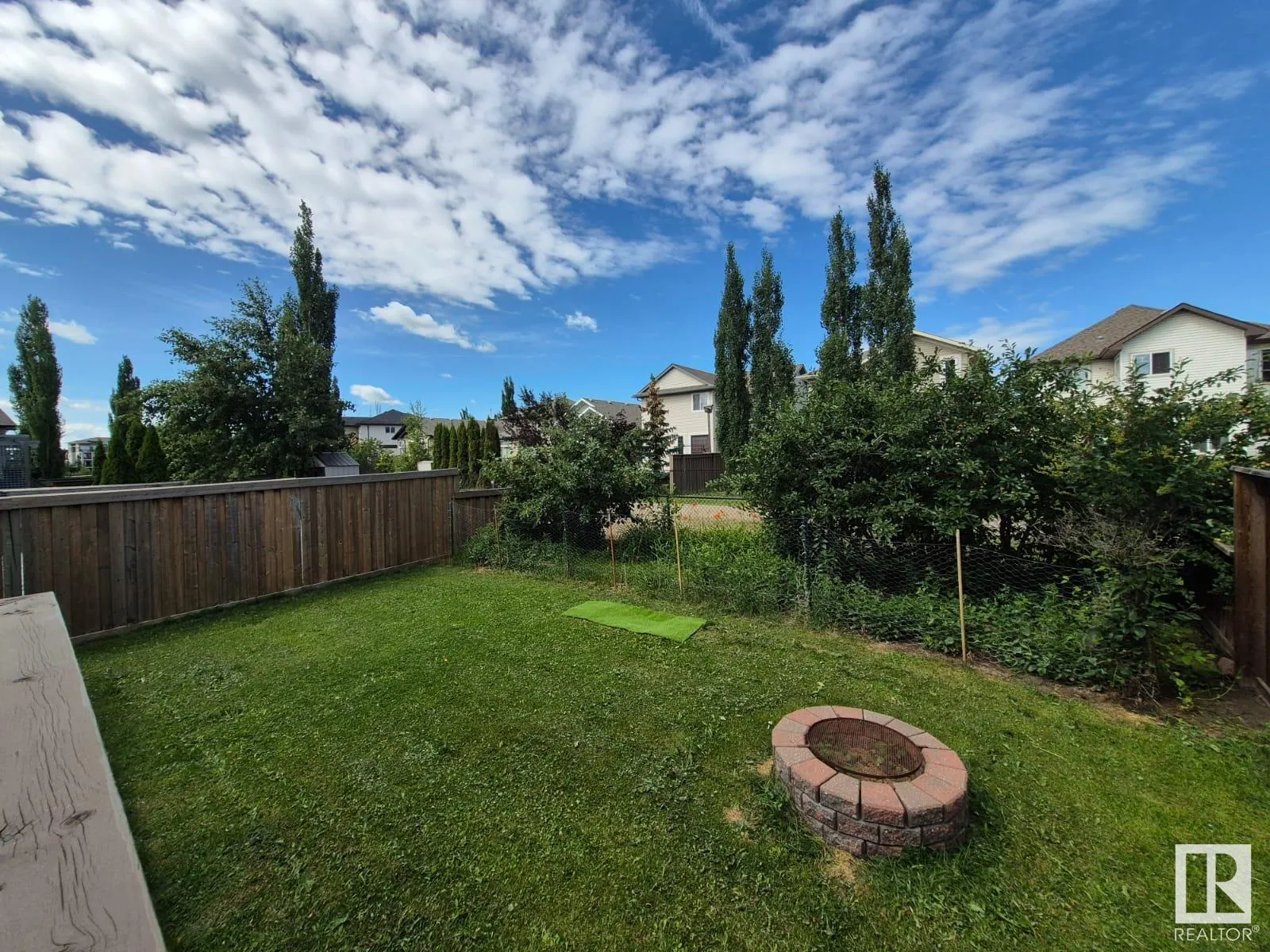 8361 shaske Crescent