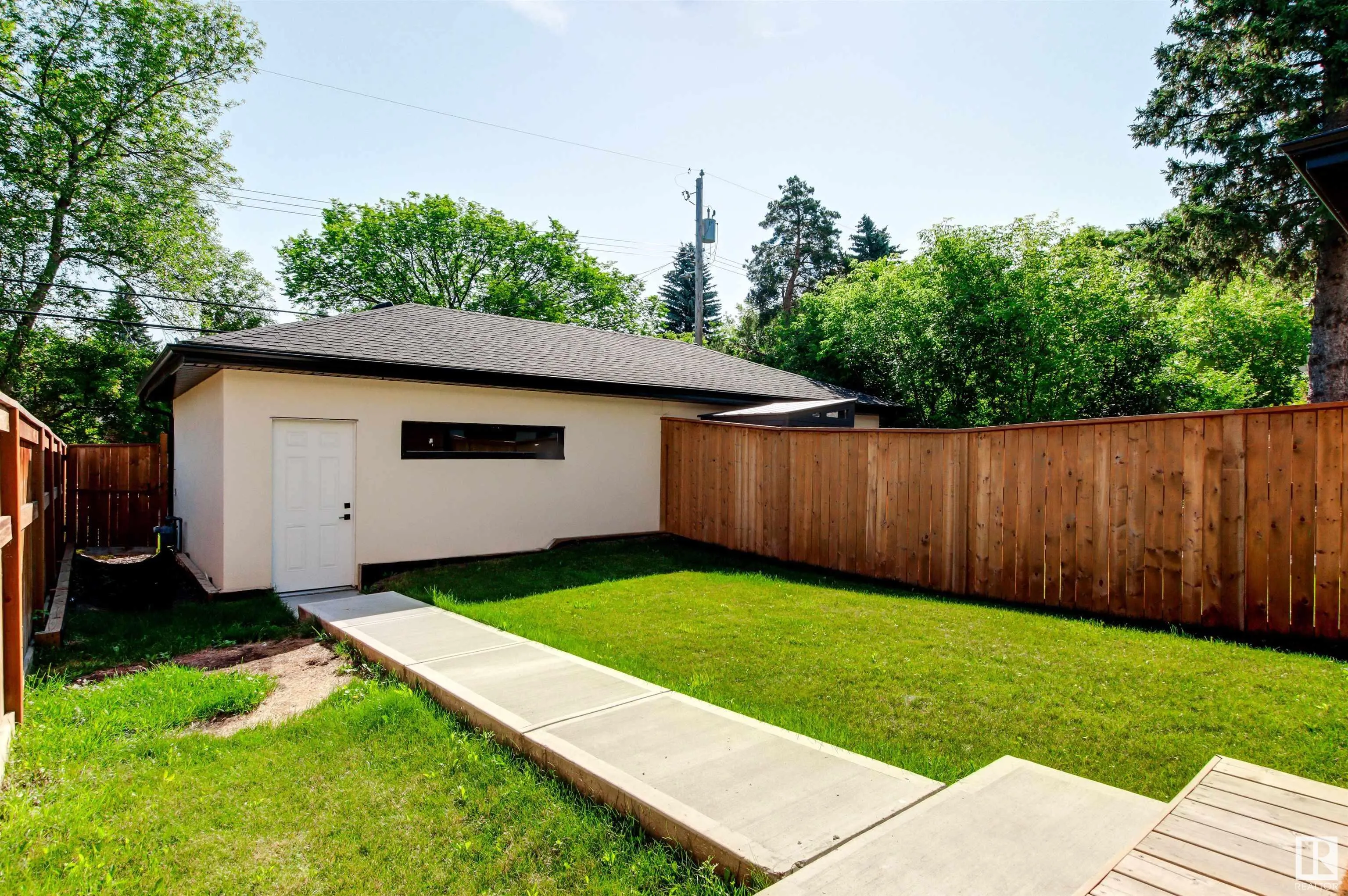 8343 SASKATCHEWAN Drive