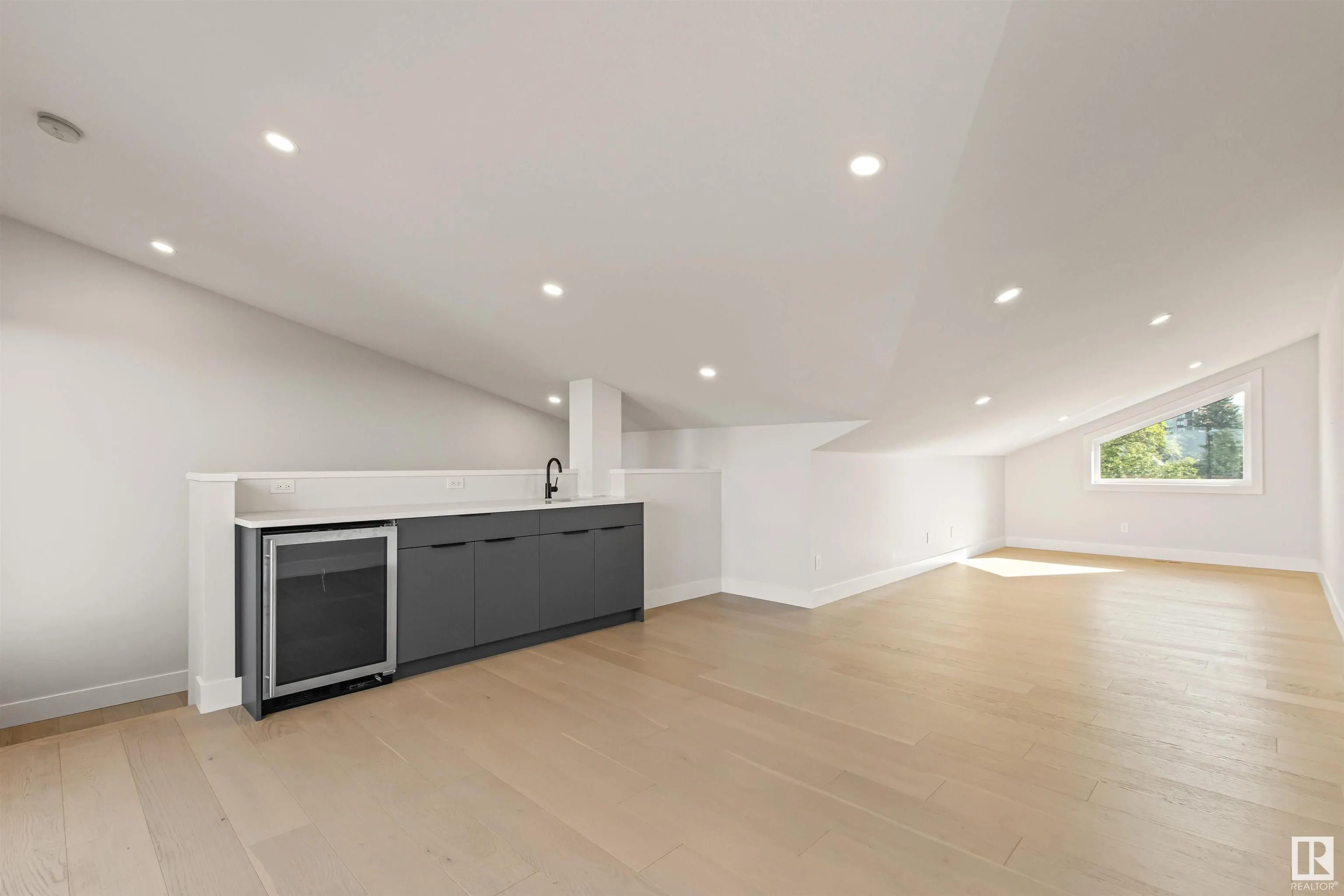 8343 SASKATCHEWAN Drive