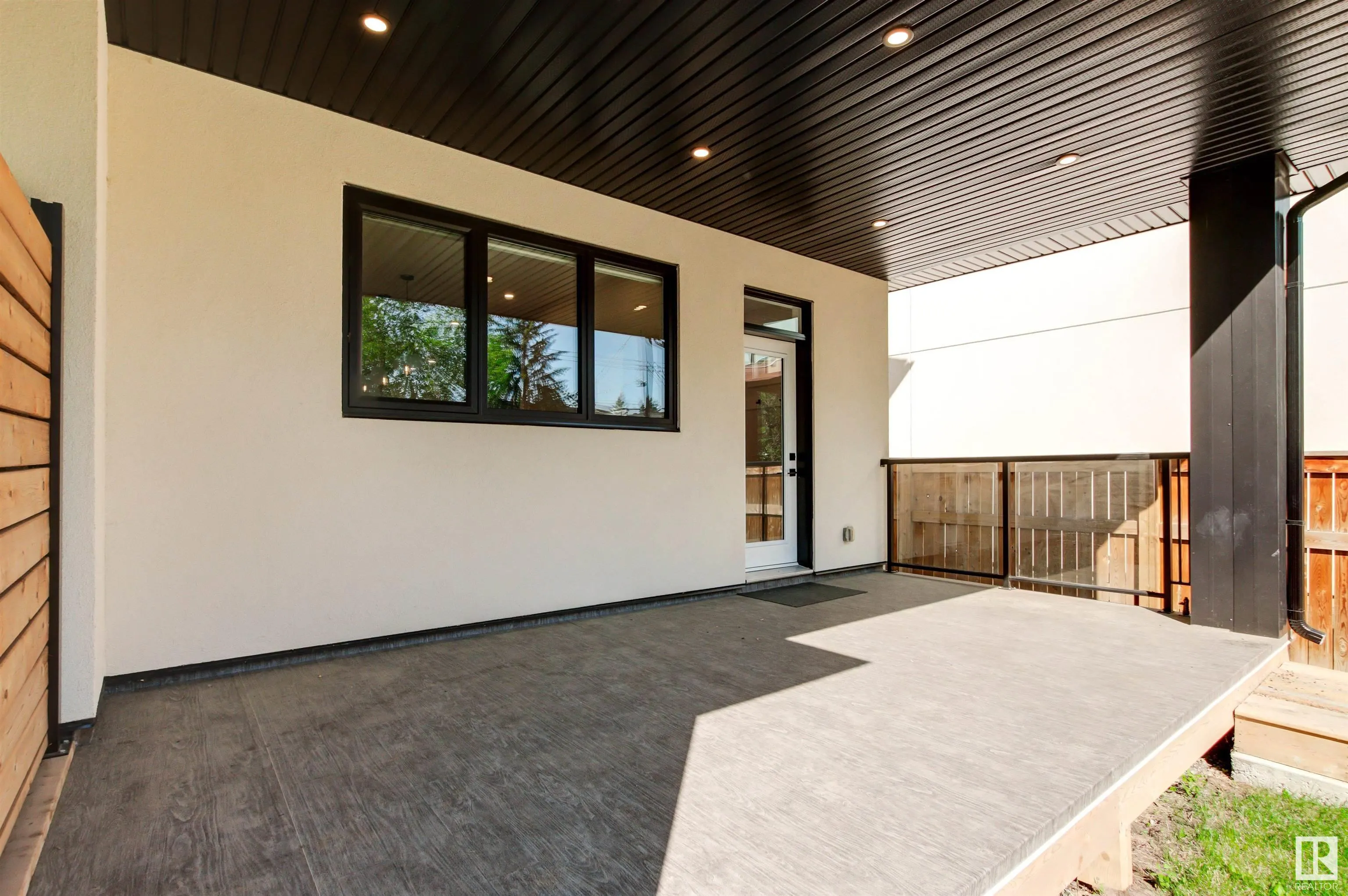 8343 SASKATCHEWAN Drive