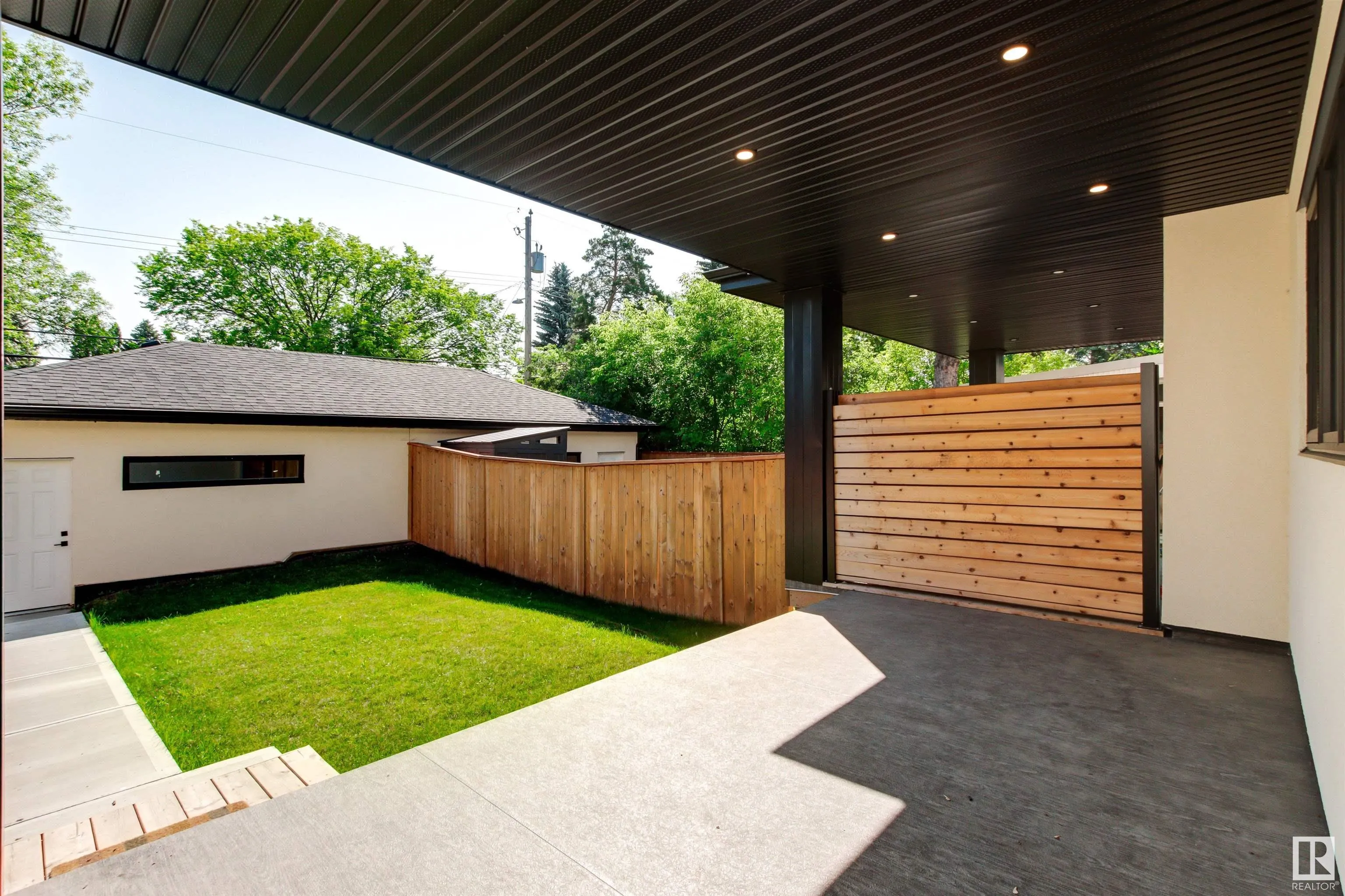 8343 SASKATCHEWAN Drive