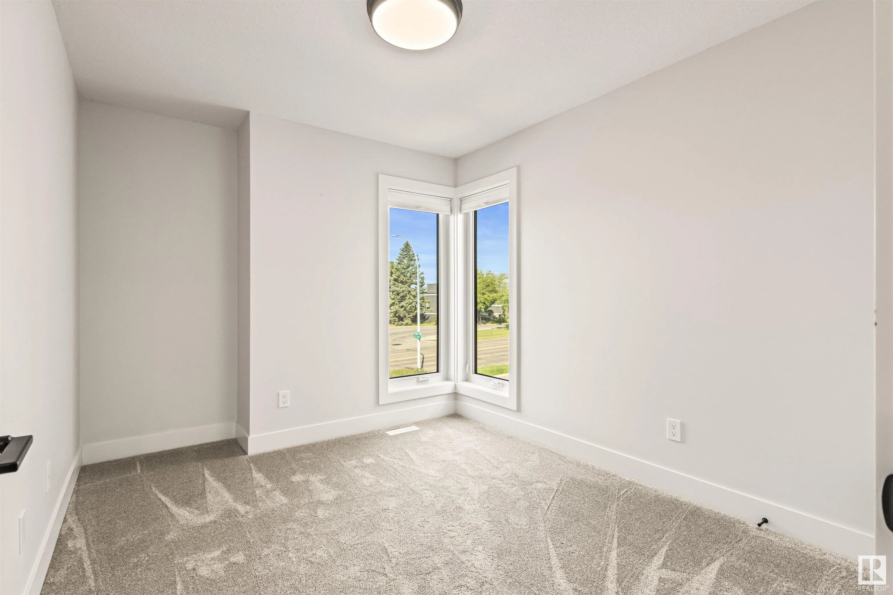 8343 SASKATCHEWAN Drive
