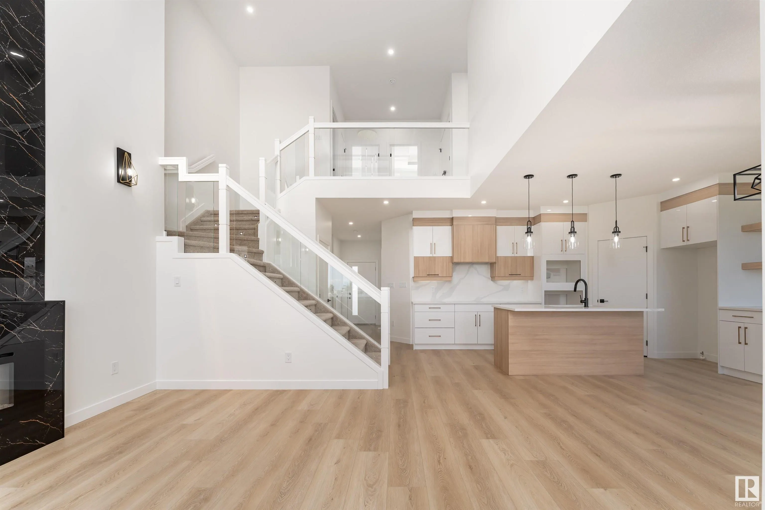 76 HAZELWOOD Lane
