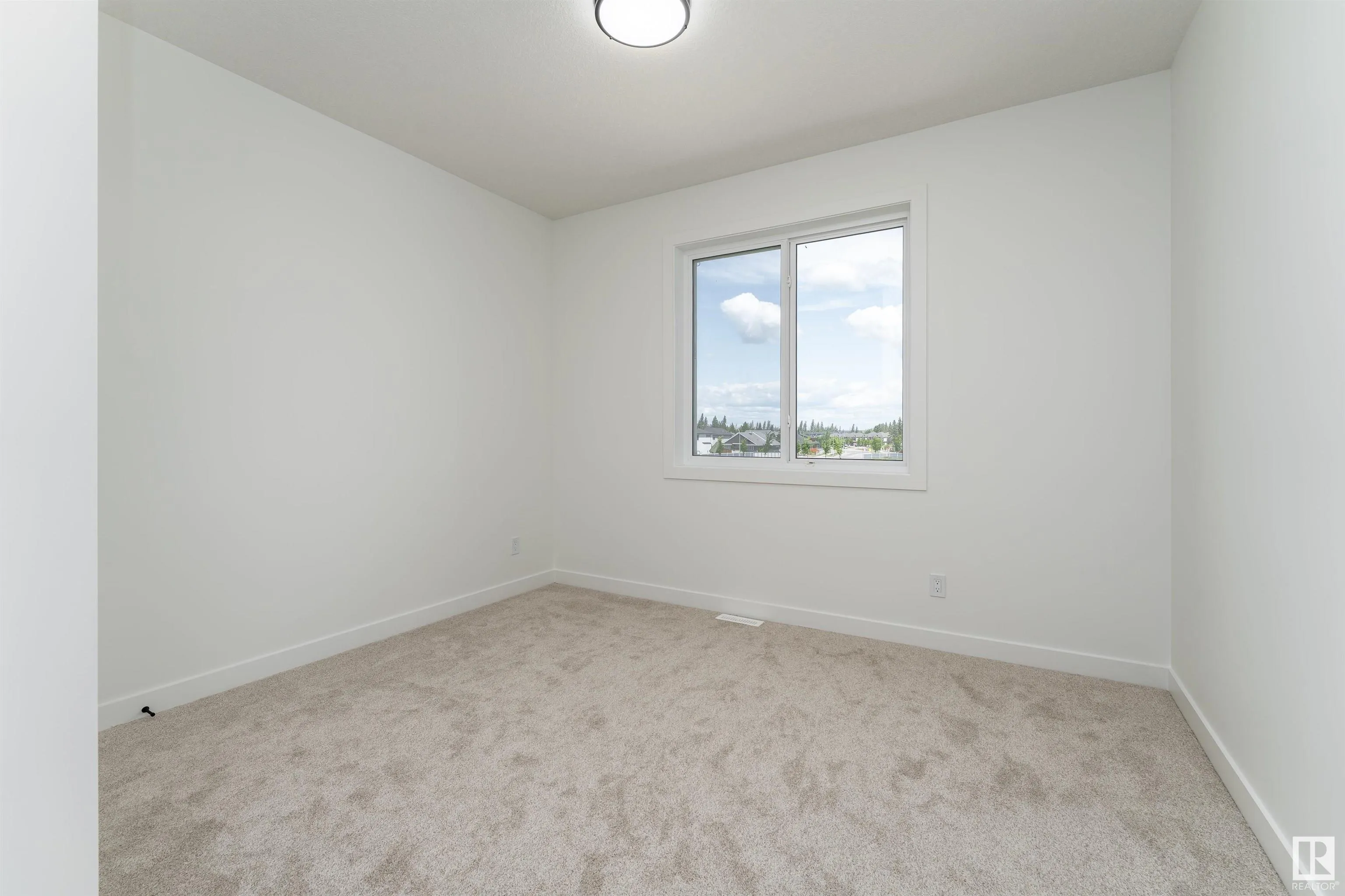 76 HAZELWOOD Lane