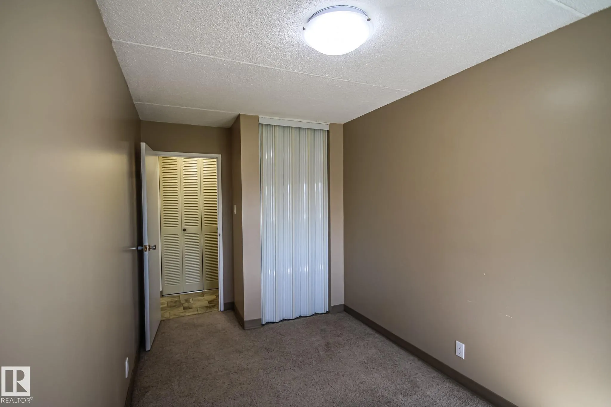 4836 52 Ave