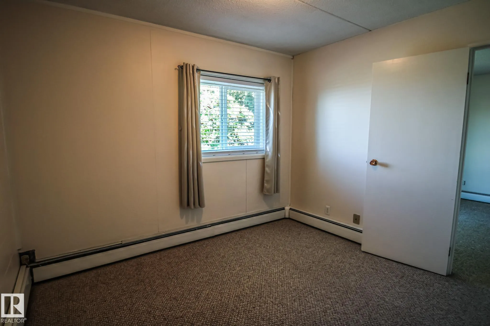 4836 52 Ave