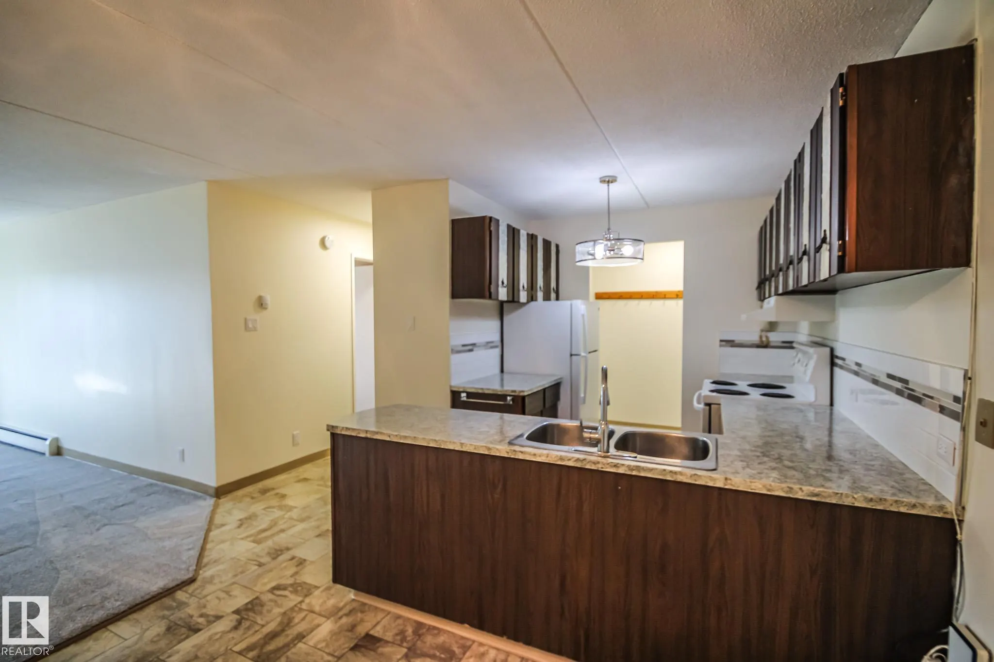 4836 52 Ave