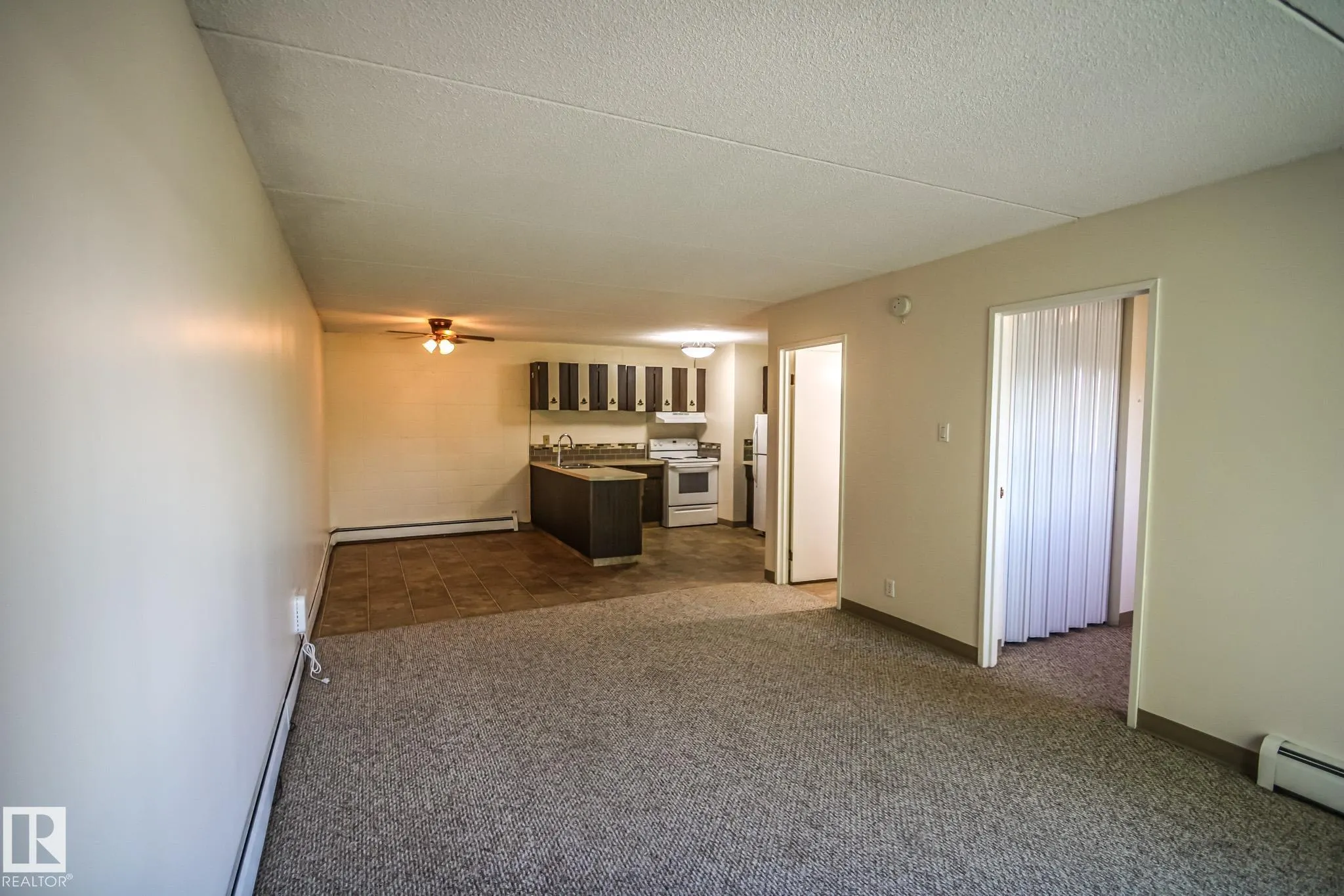 4836 52 Ave