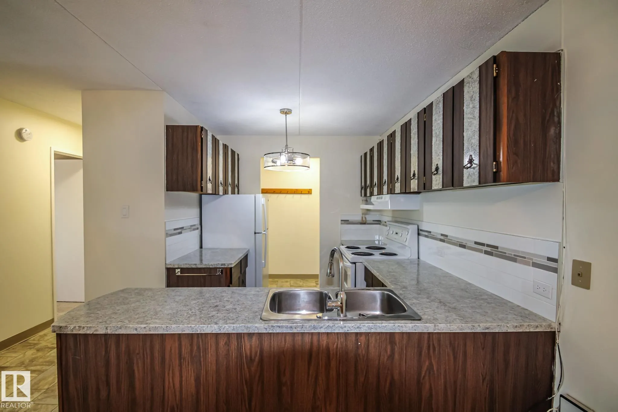 4836 52 Ave