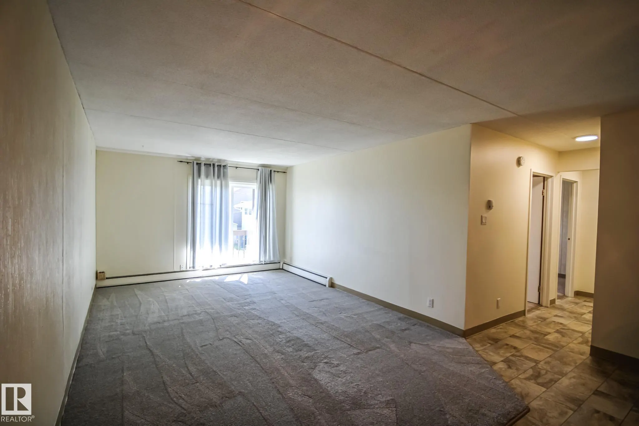 4836 52 Ave
