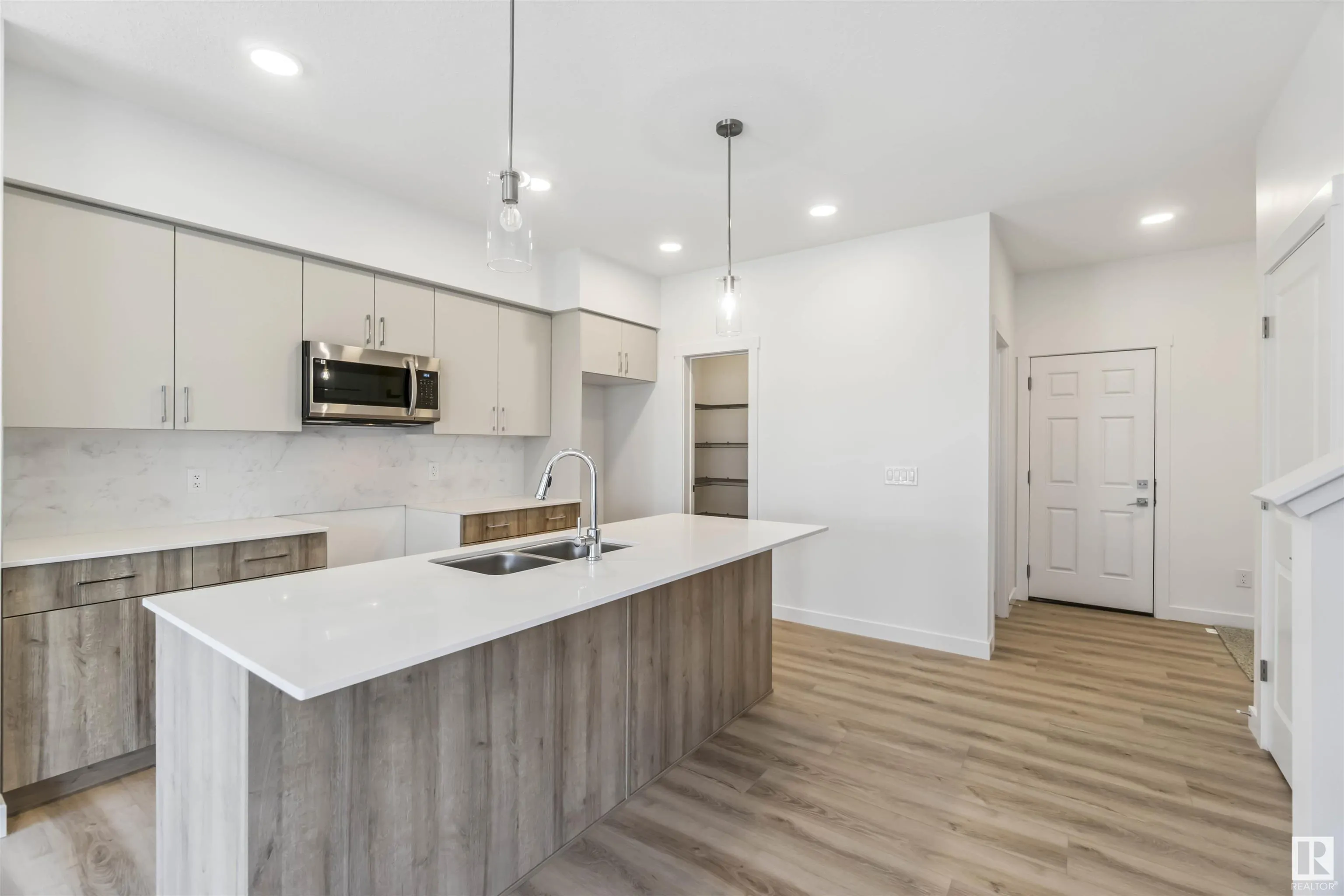 18 SPRINGBROOK Wynd