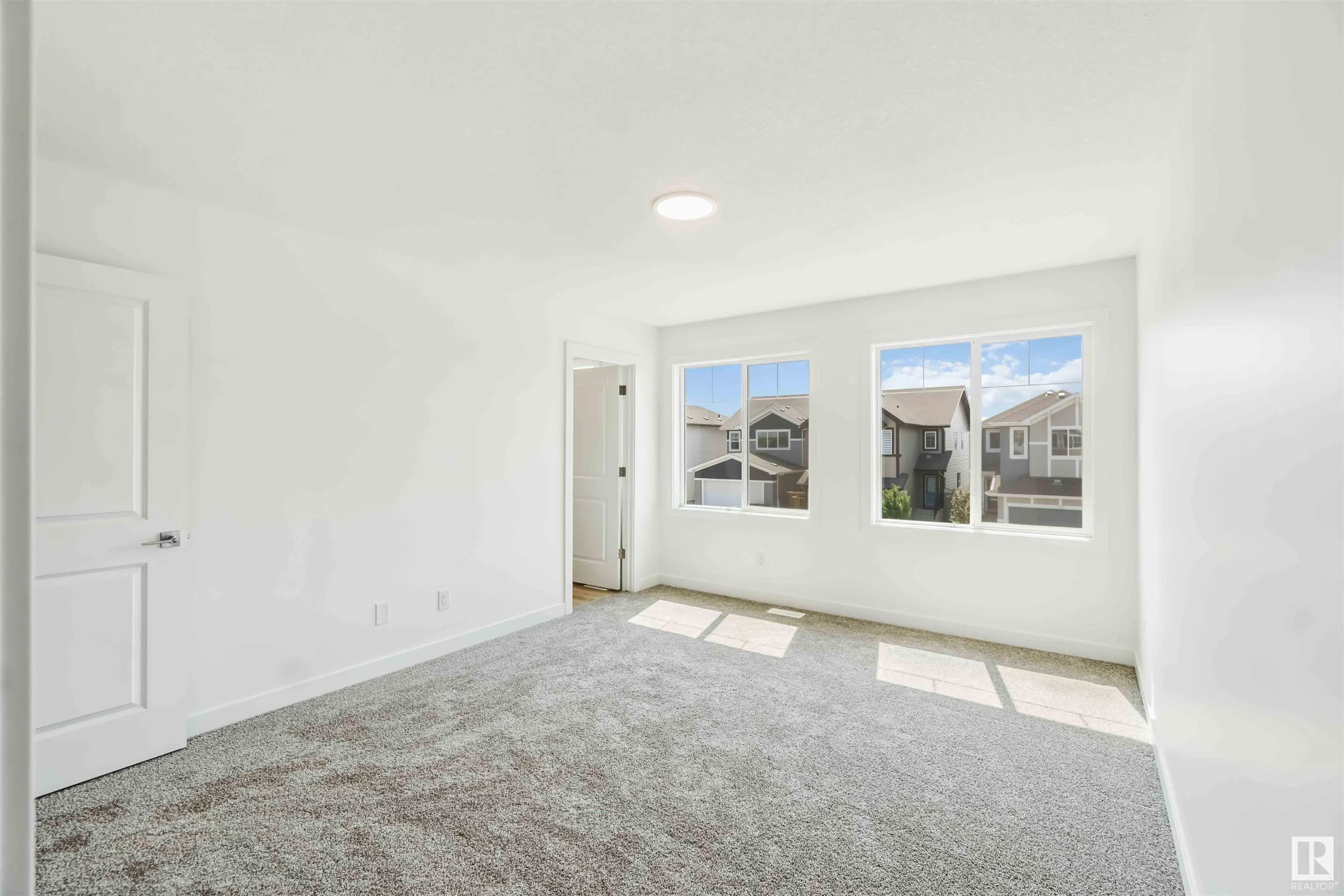 18 SPRINGBROOK Wynd