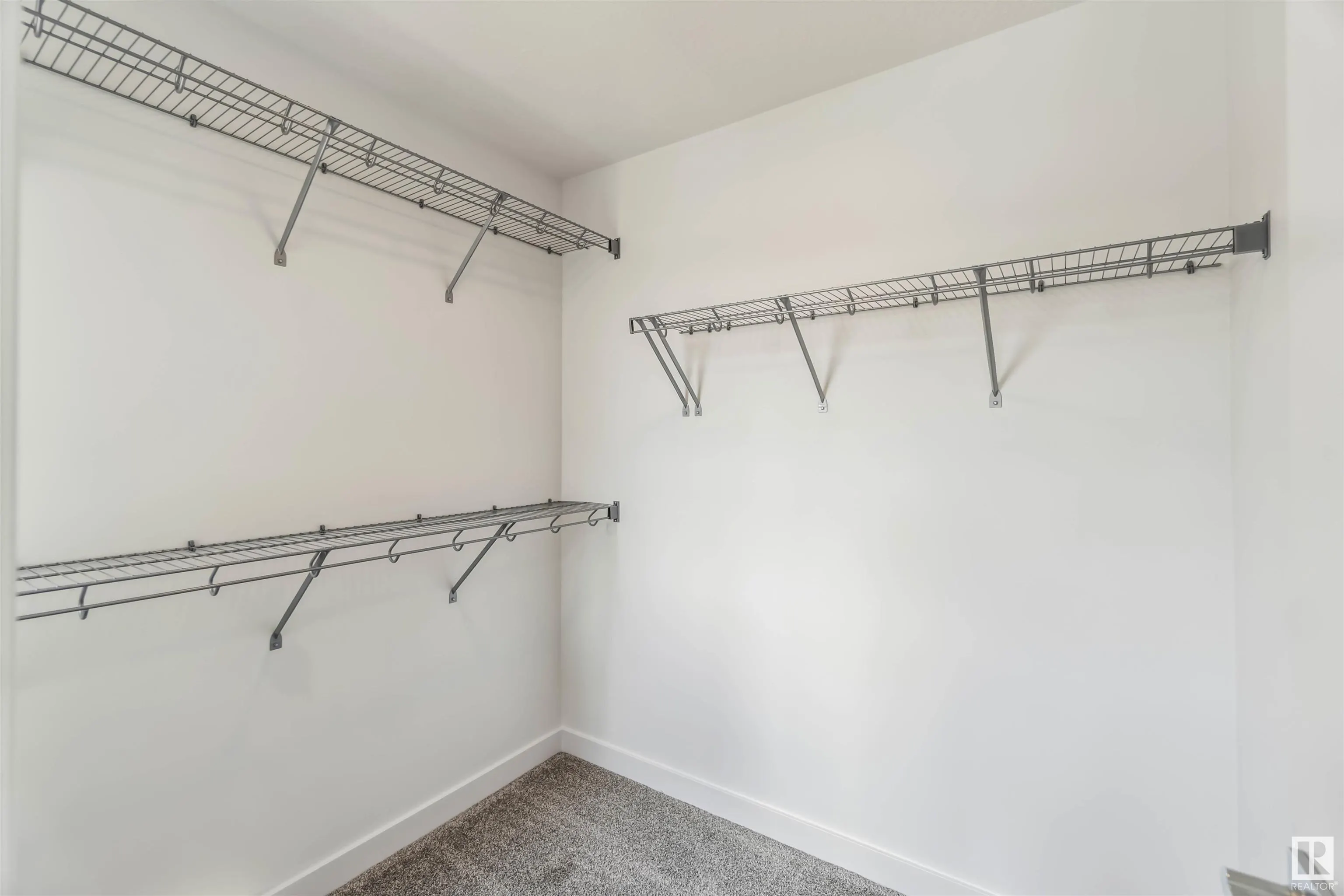 18 SPRINGBROOK Wynd
