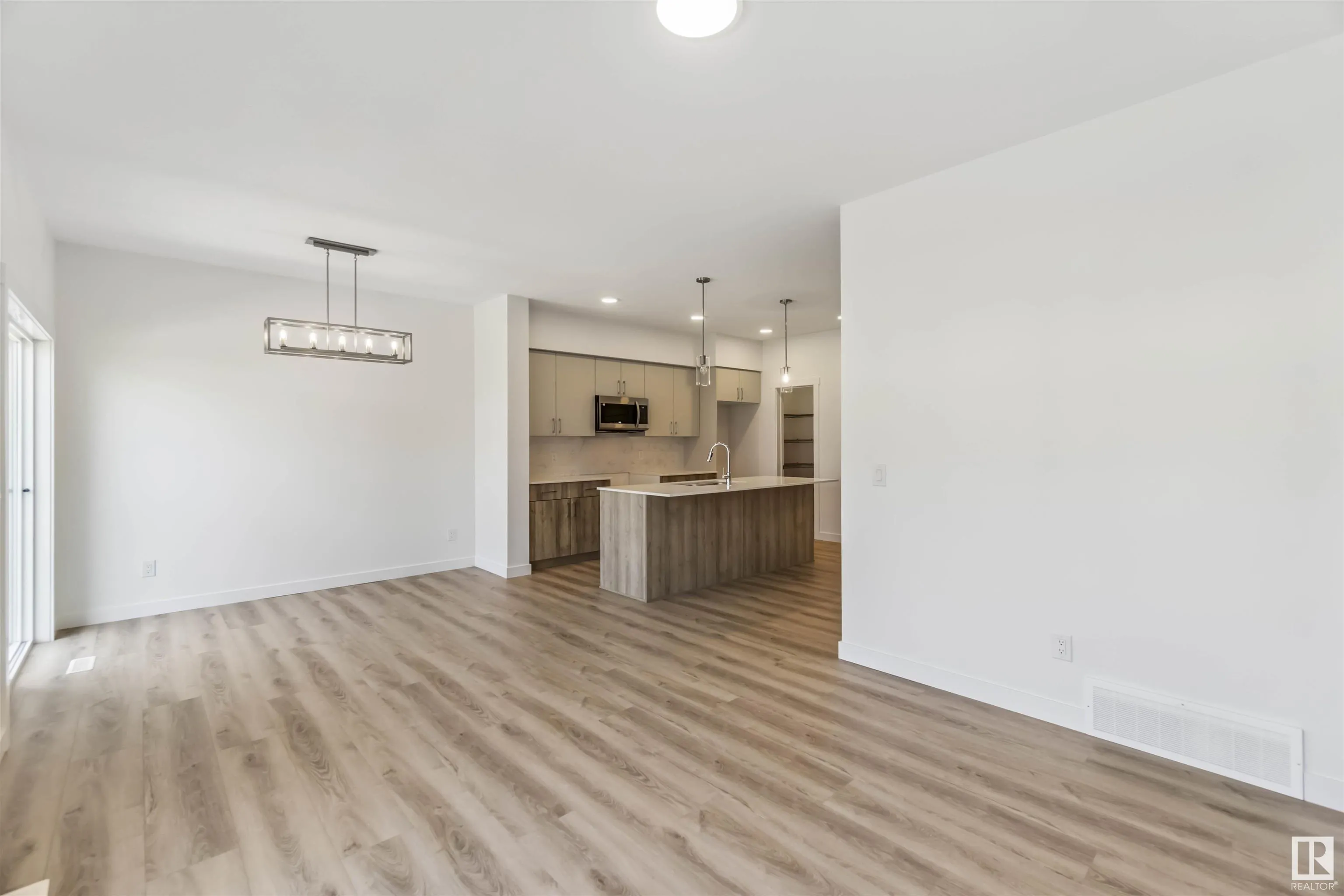 18 SPRINGBROOK Wynd