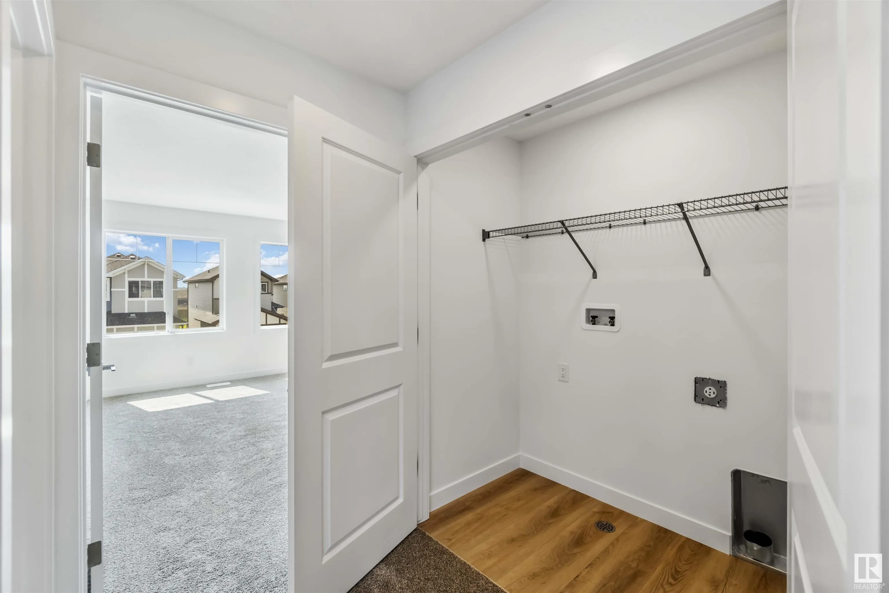 18 SPRINGBROOK Wynd