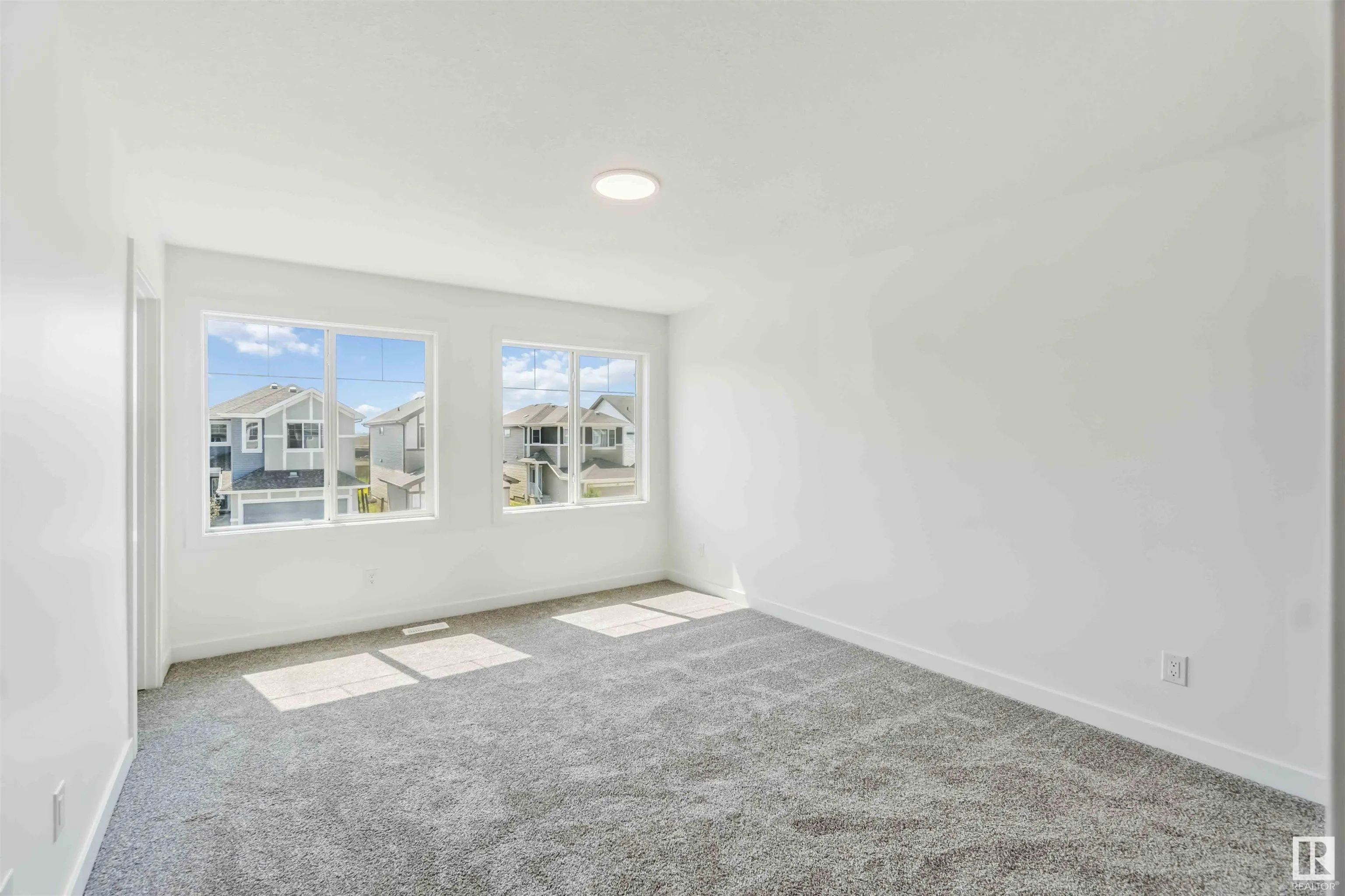 18 SPRINGBROOK Wynd