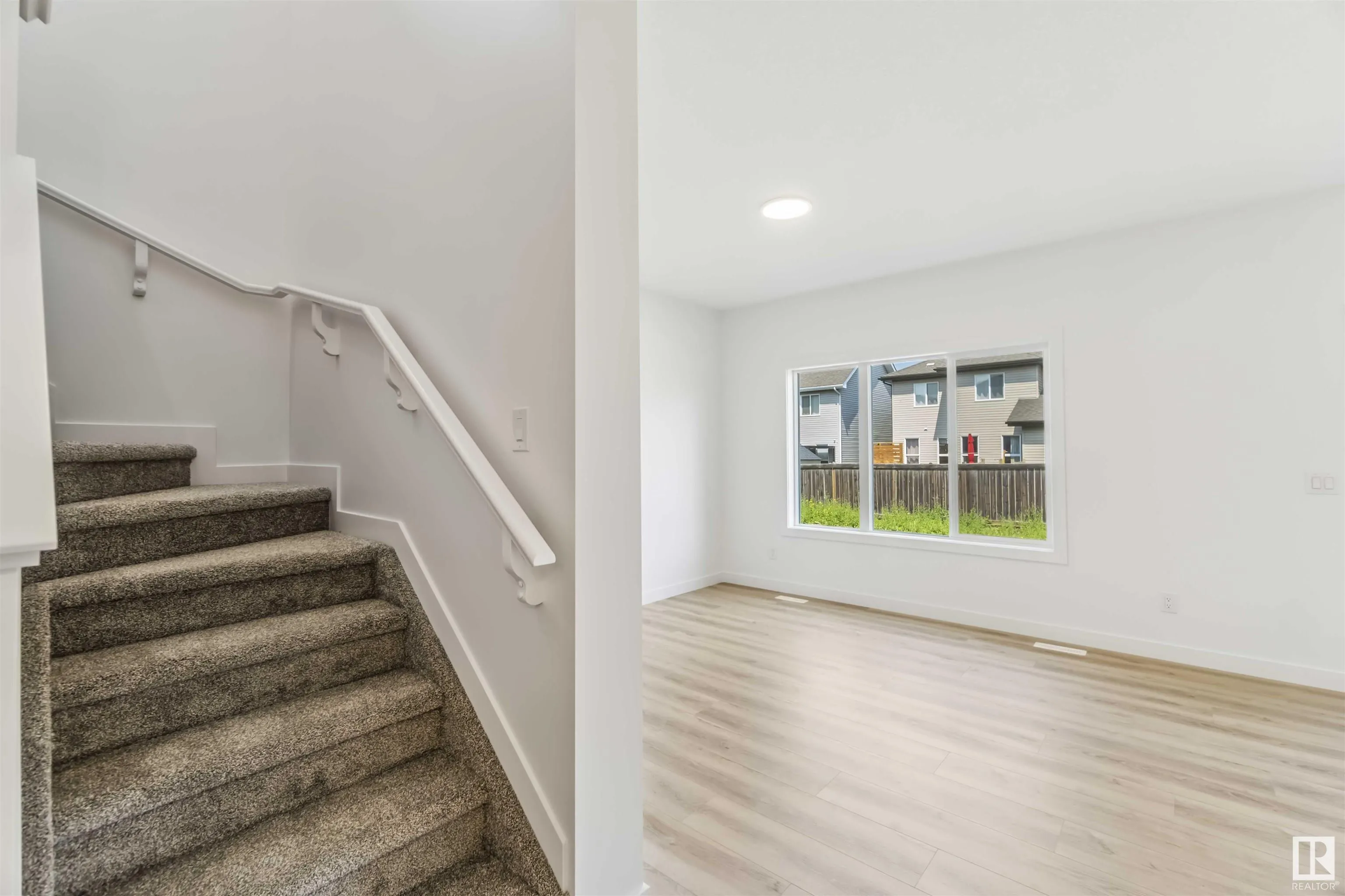 18 SPRINGBROOK Wynd