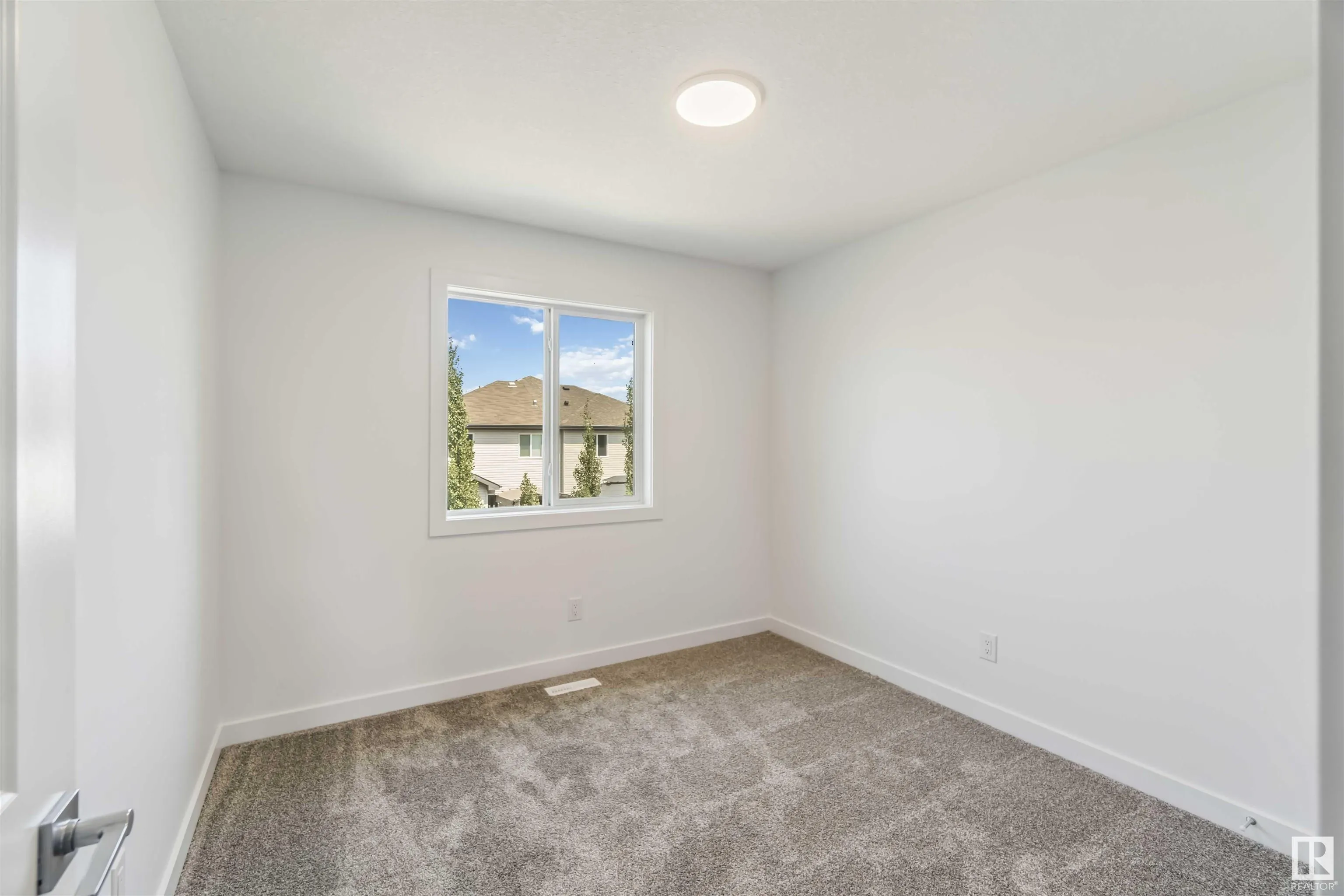 18 SPRINGBROOK Wynd