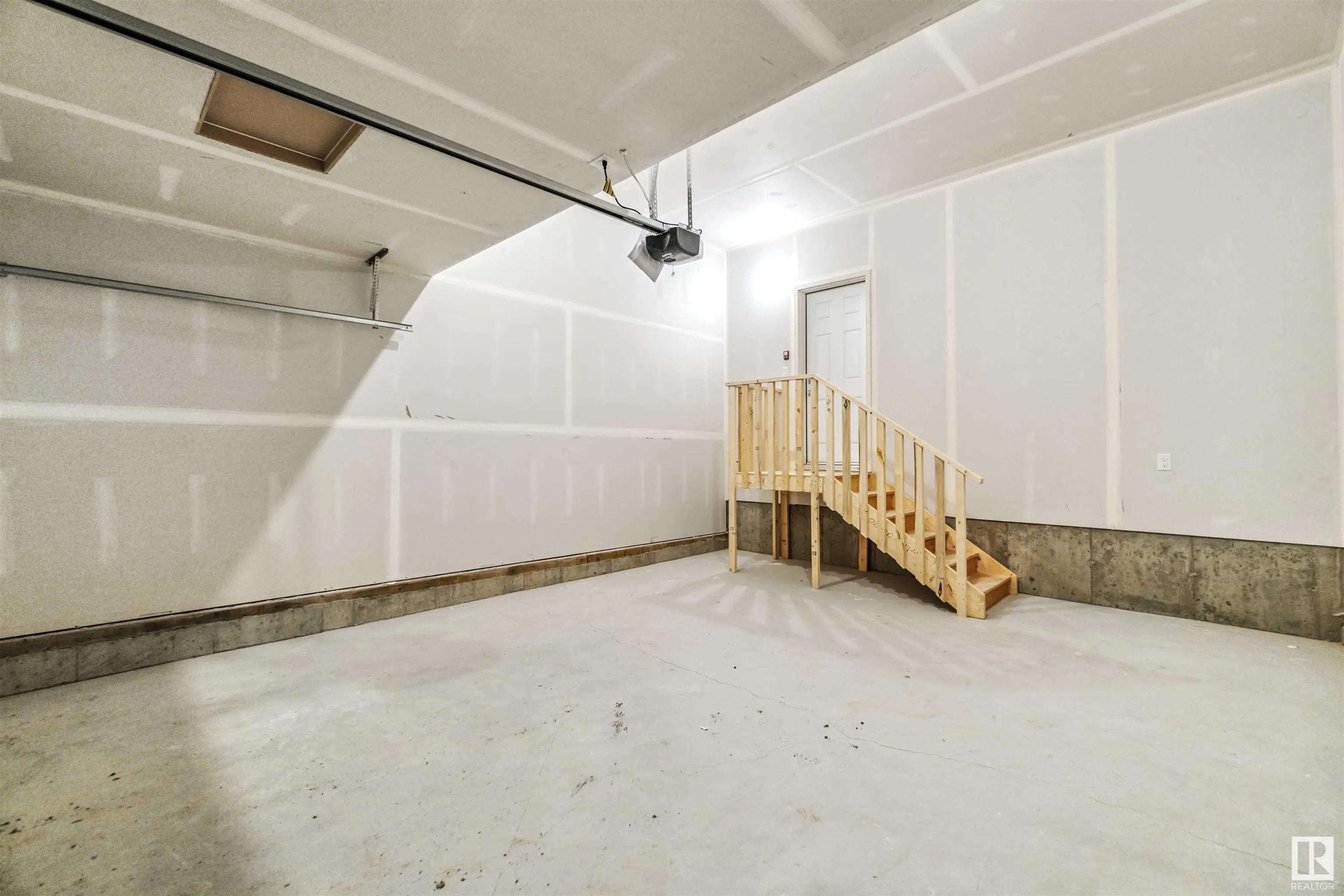 18 SPRINGBROOK Wynd