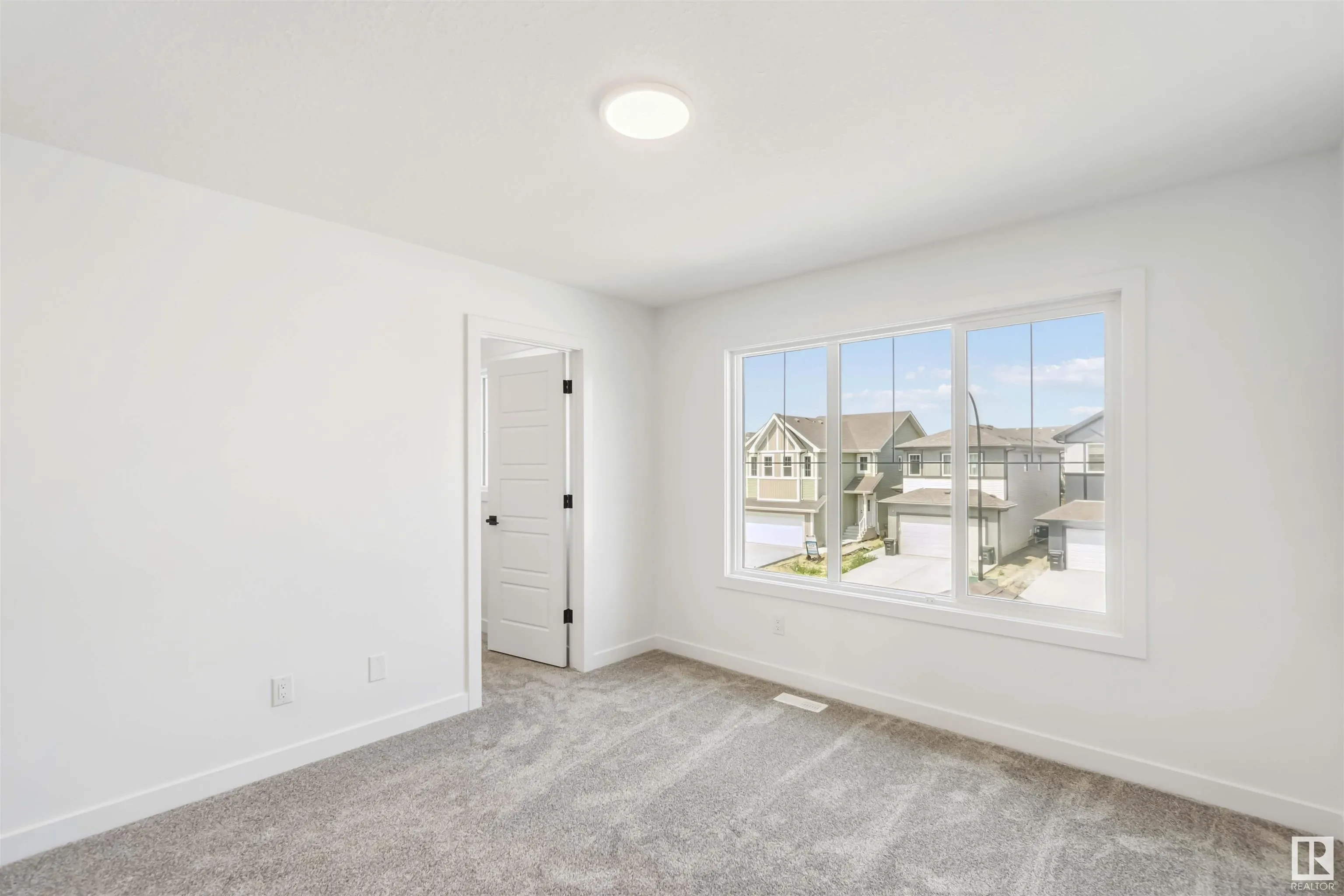 19 SPRINGBROOK Wynd