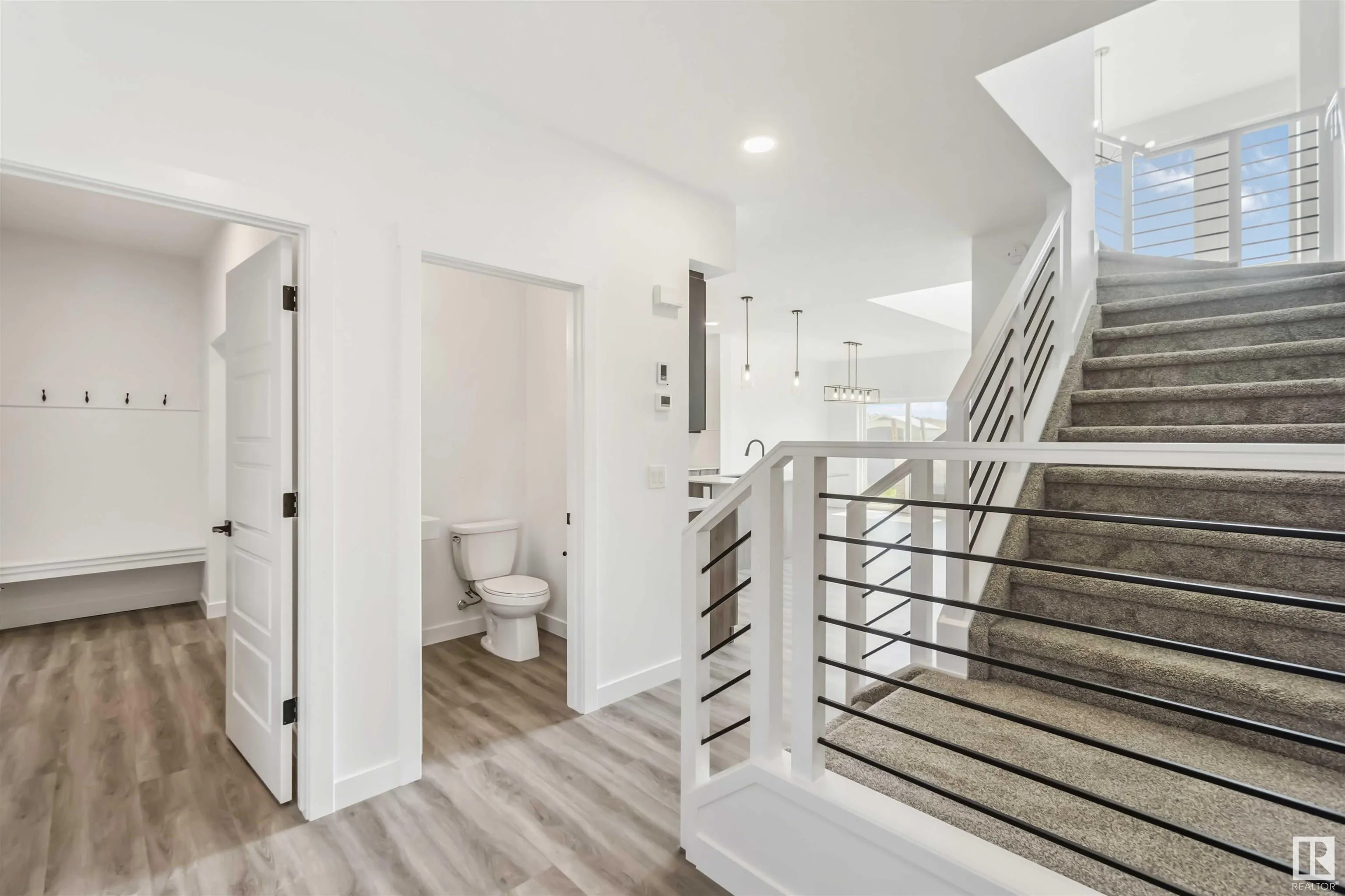 19 SPRINGBROOK Wynd