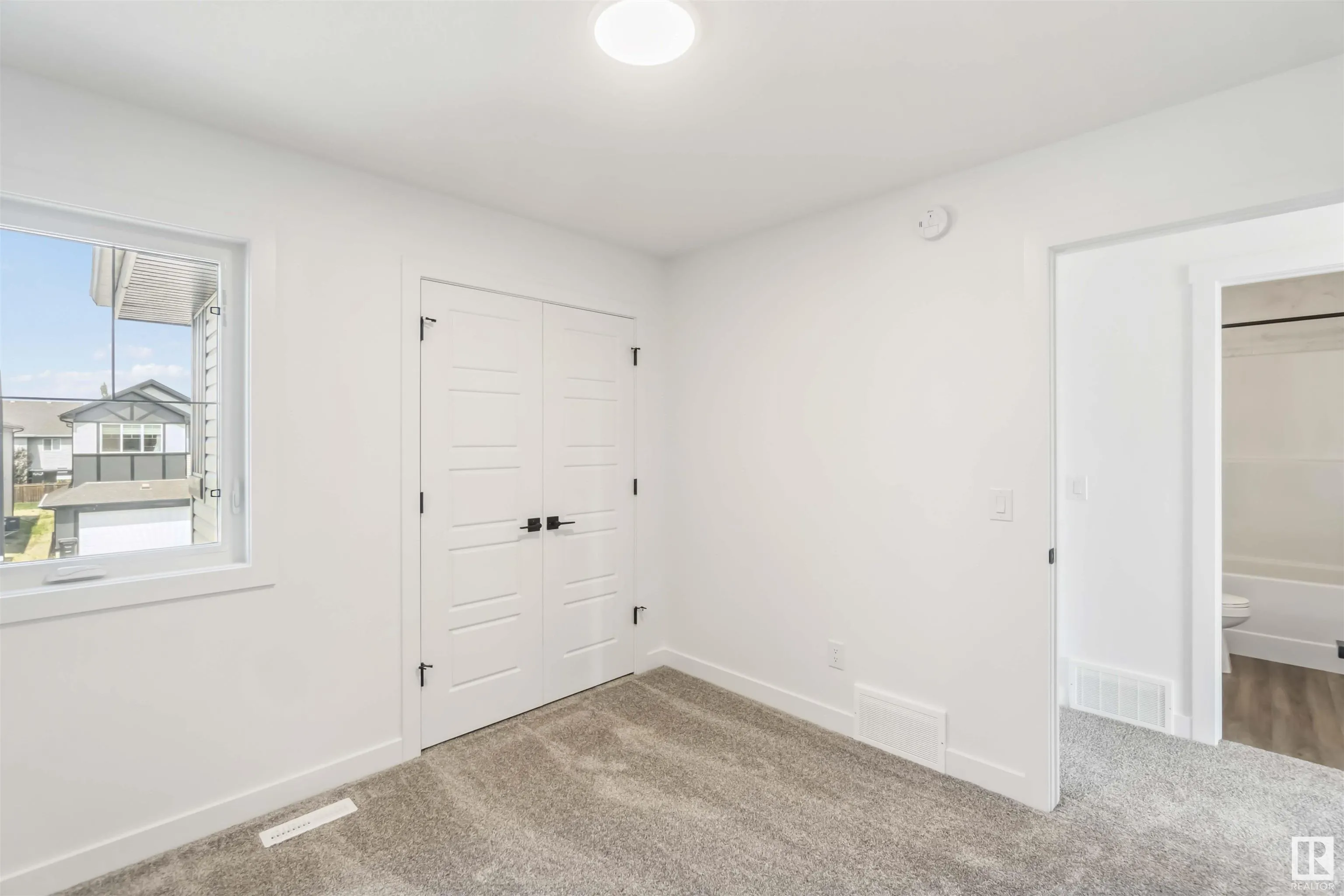 19 SPRINGBROOK Wynd