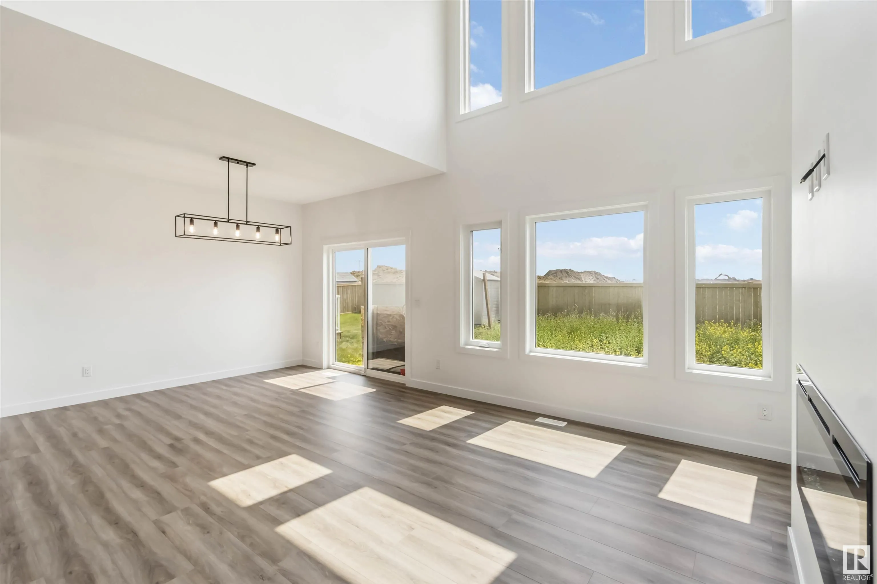 19 SPRINGBROOK Wynd
