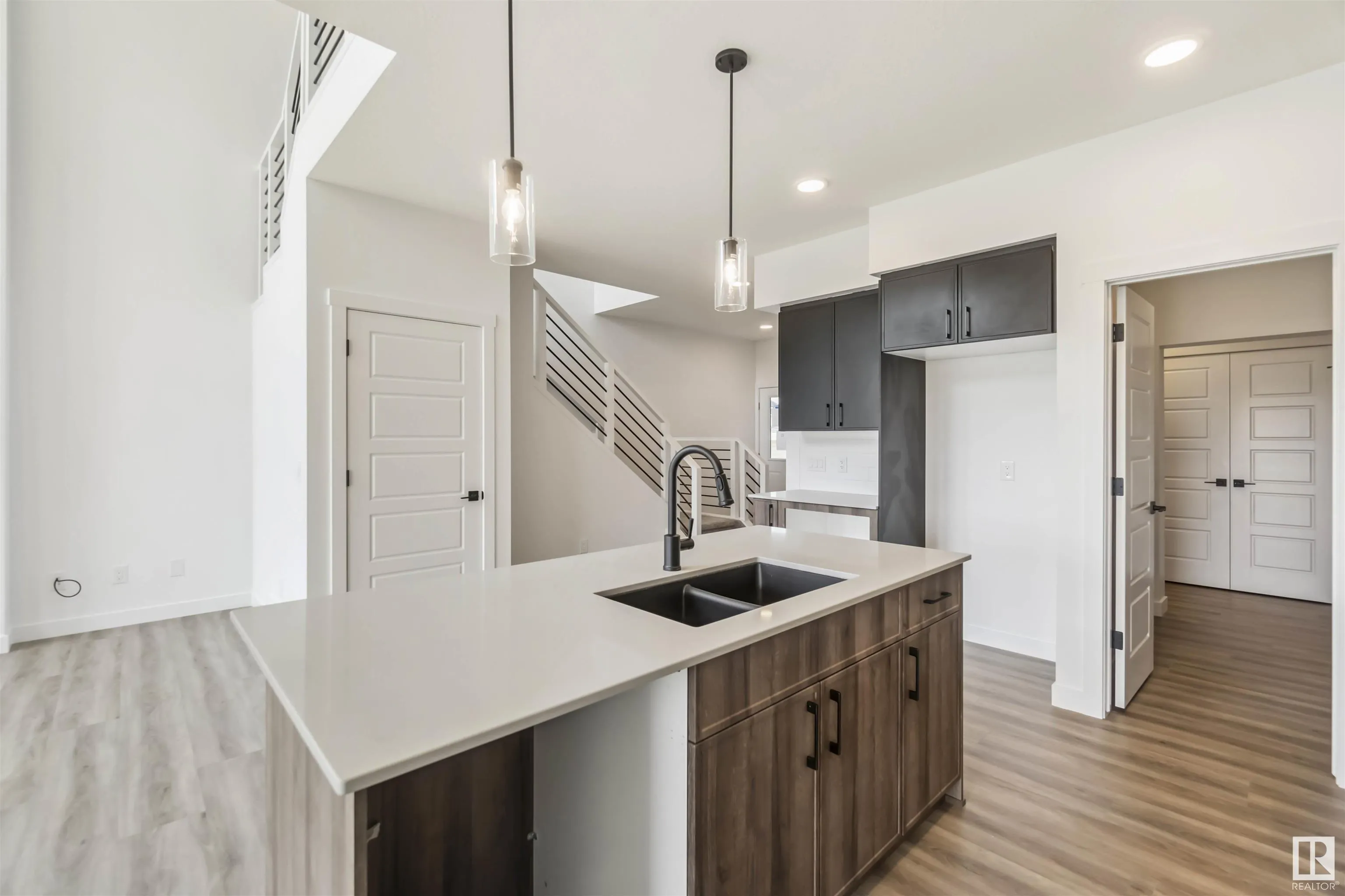 19 SPRINGBROOK Wynd