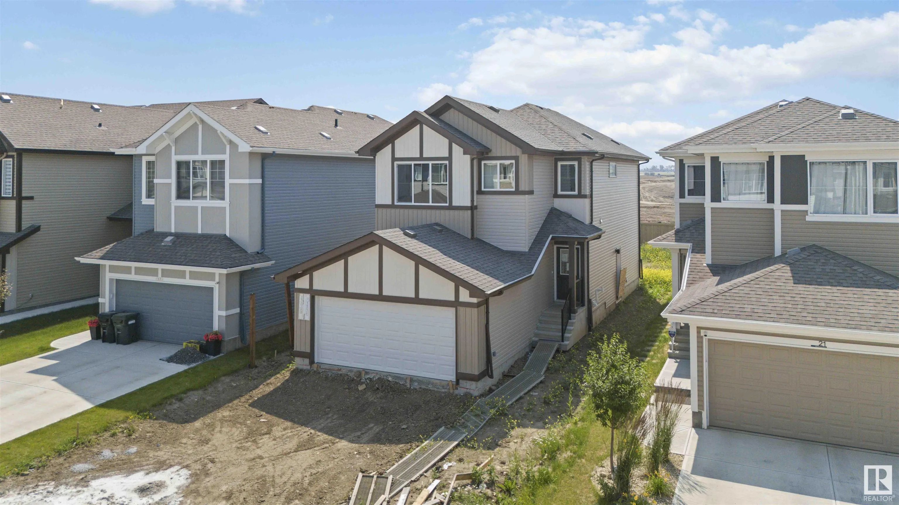 19 SPRINGBROOK Wynd