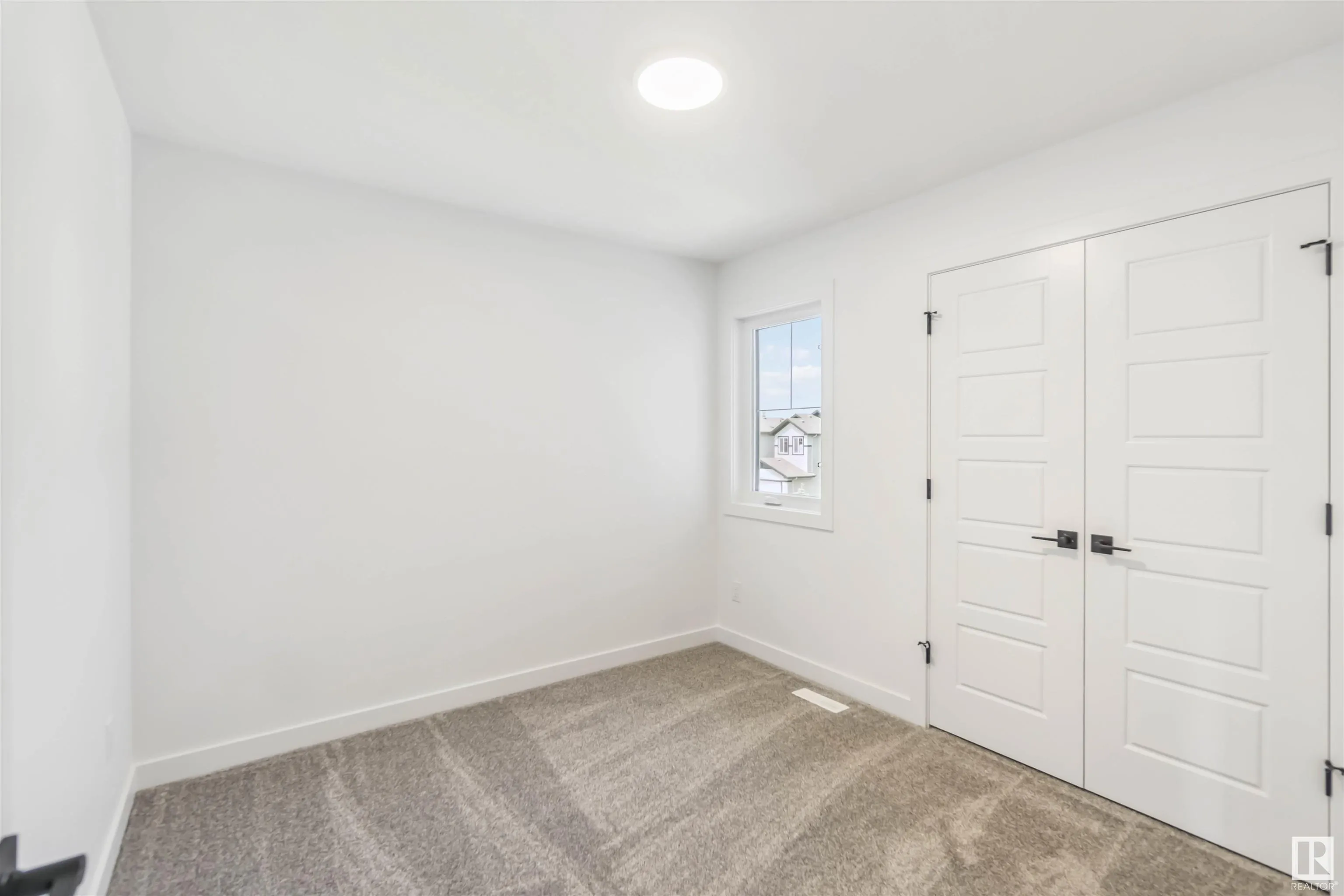 19 SPRINGBROOK Wynd