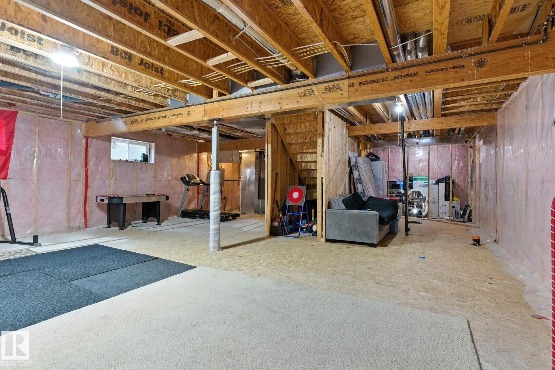 5511 42 st