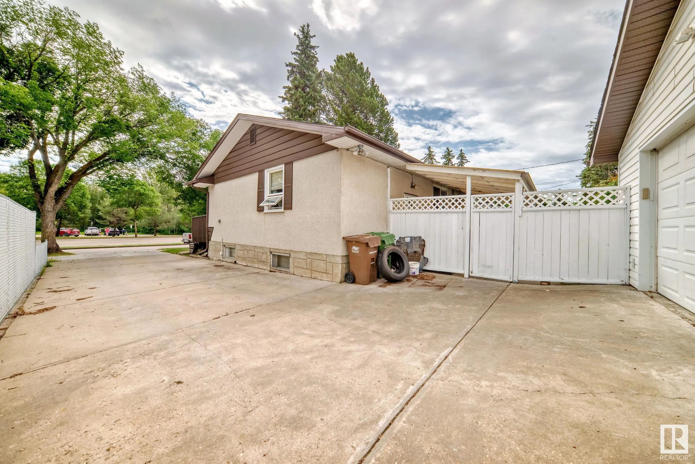 44 GRANDIN Road