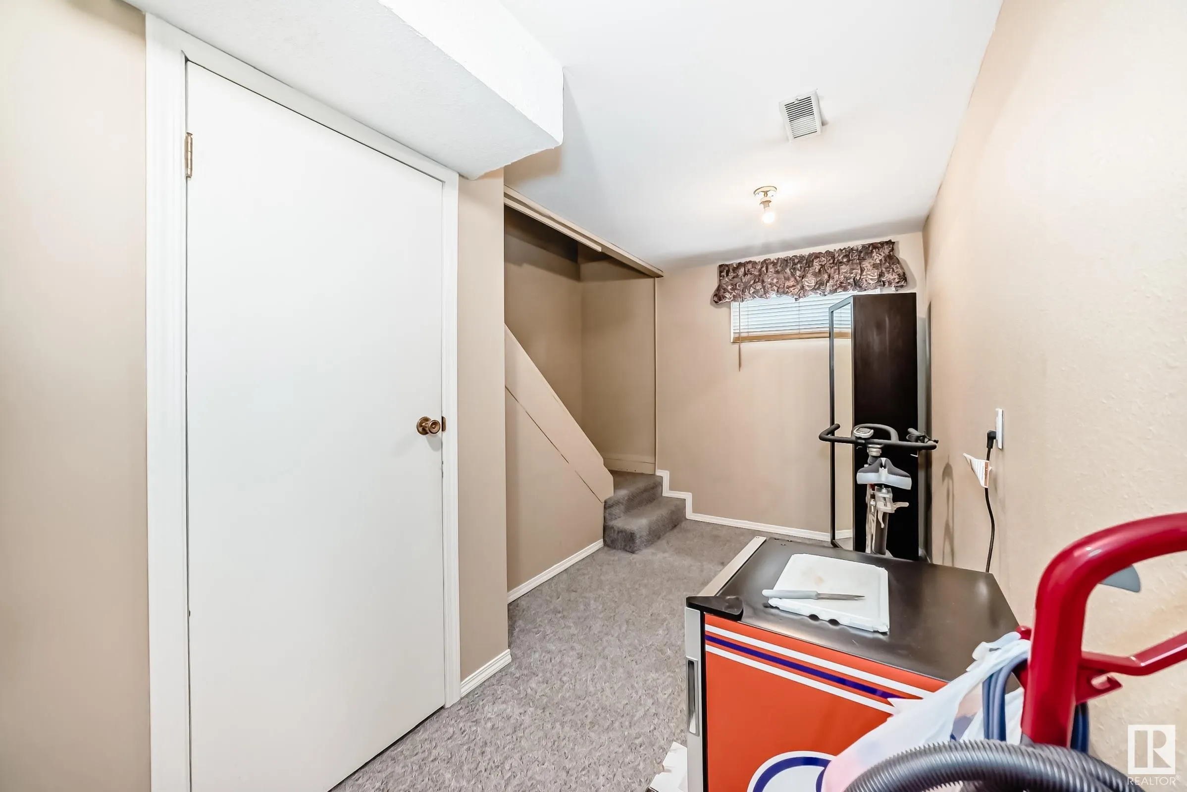 44 GRANDIN Road