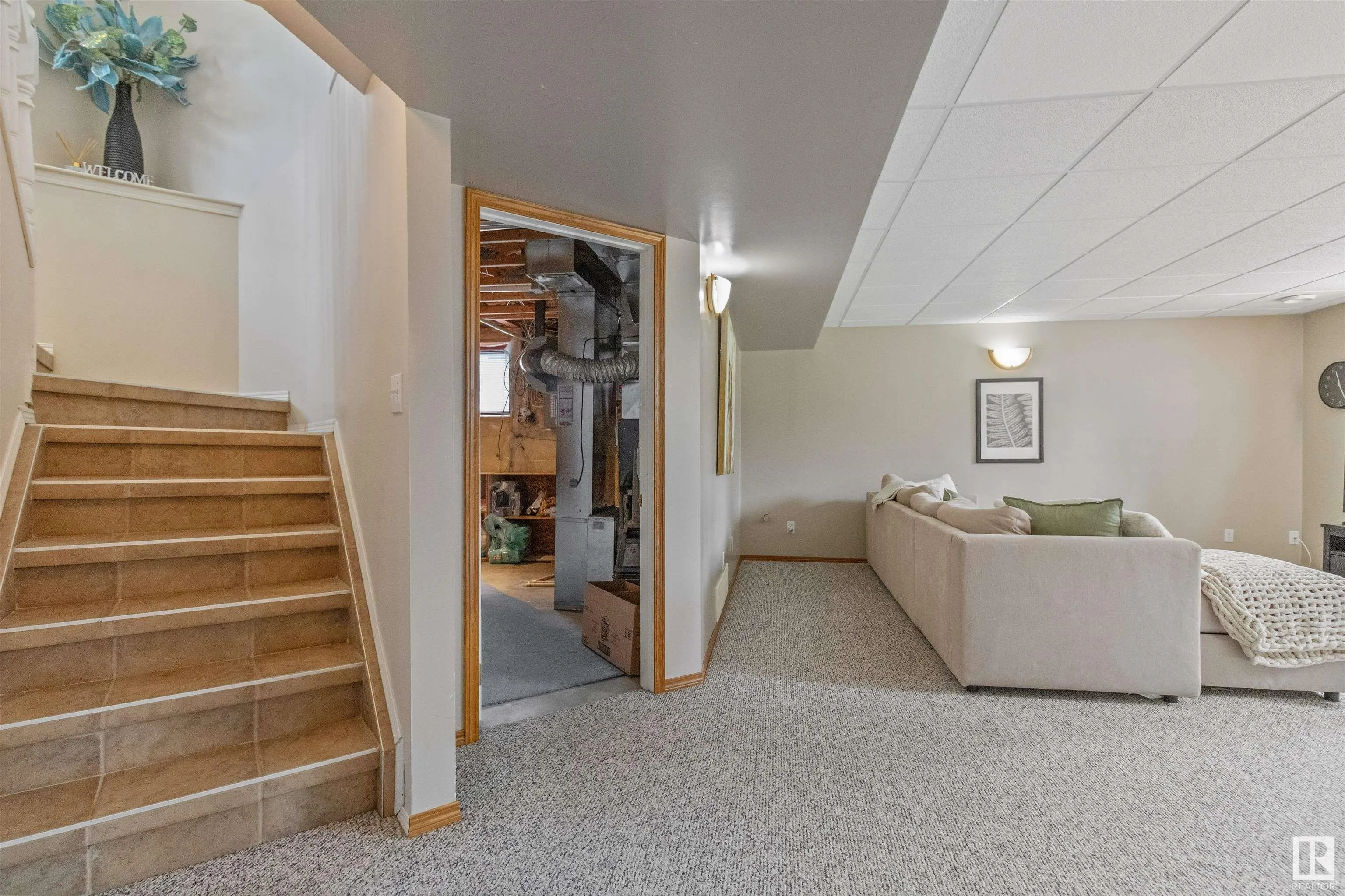 32 FOXHAVEN Court