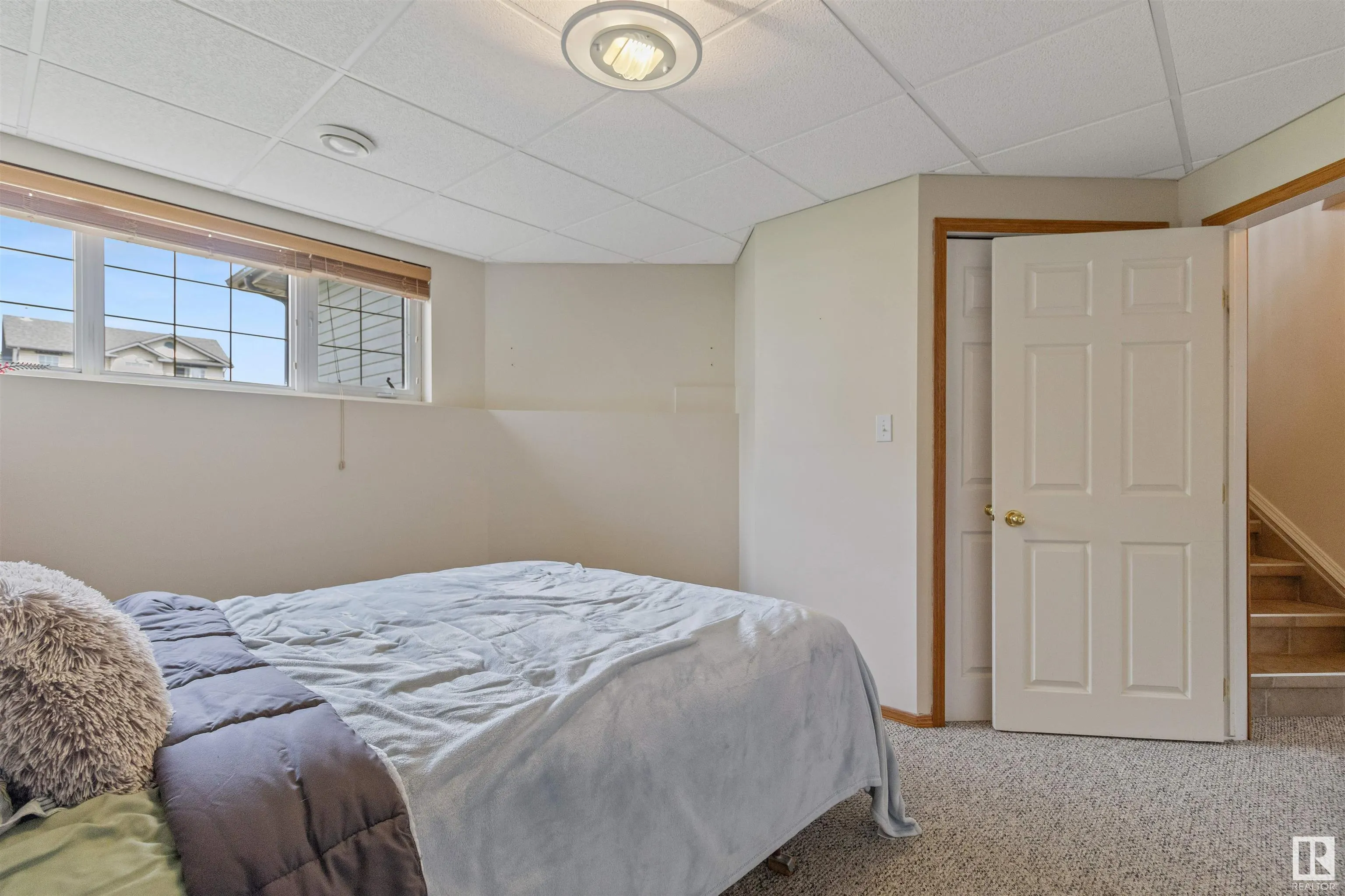 32 FOXHAVEN Court