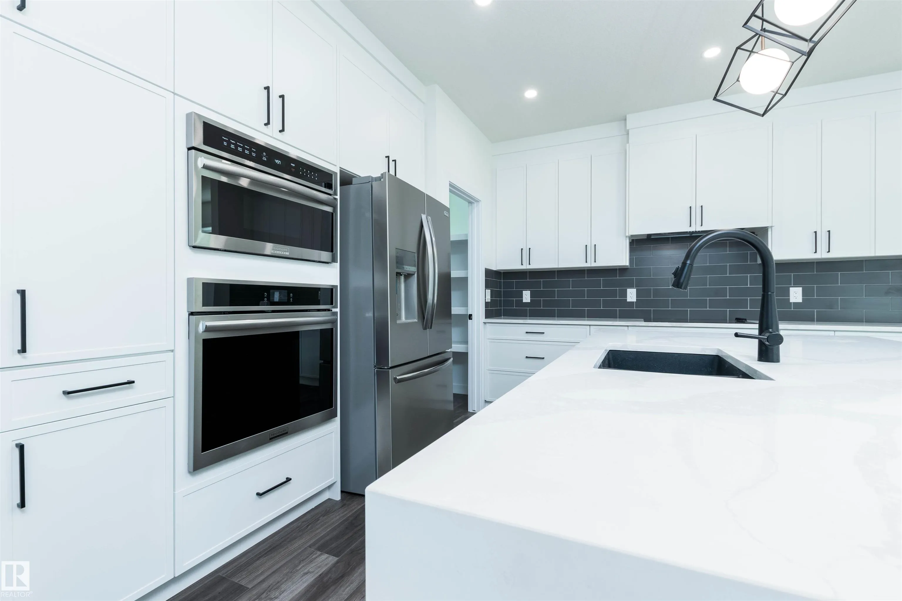 17 Sunbury Place