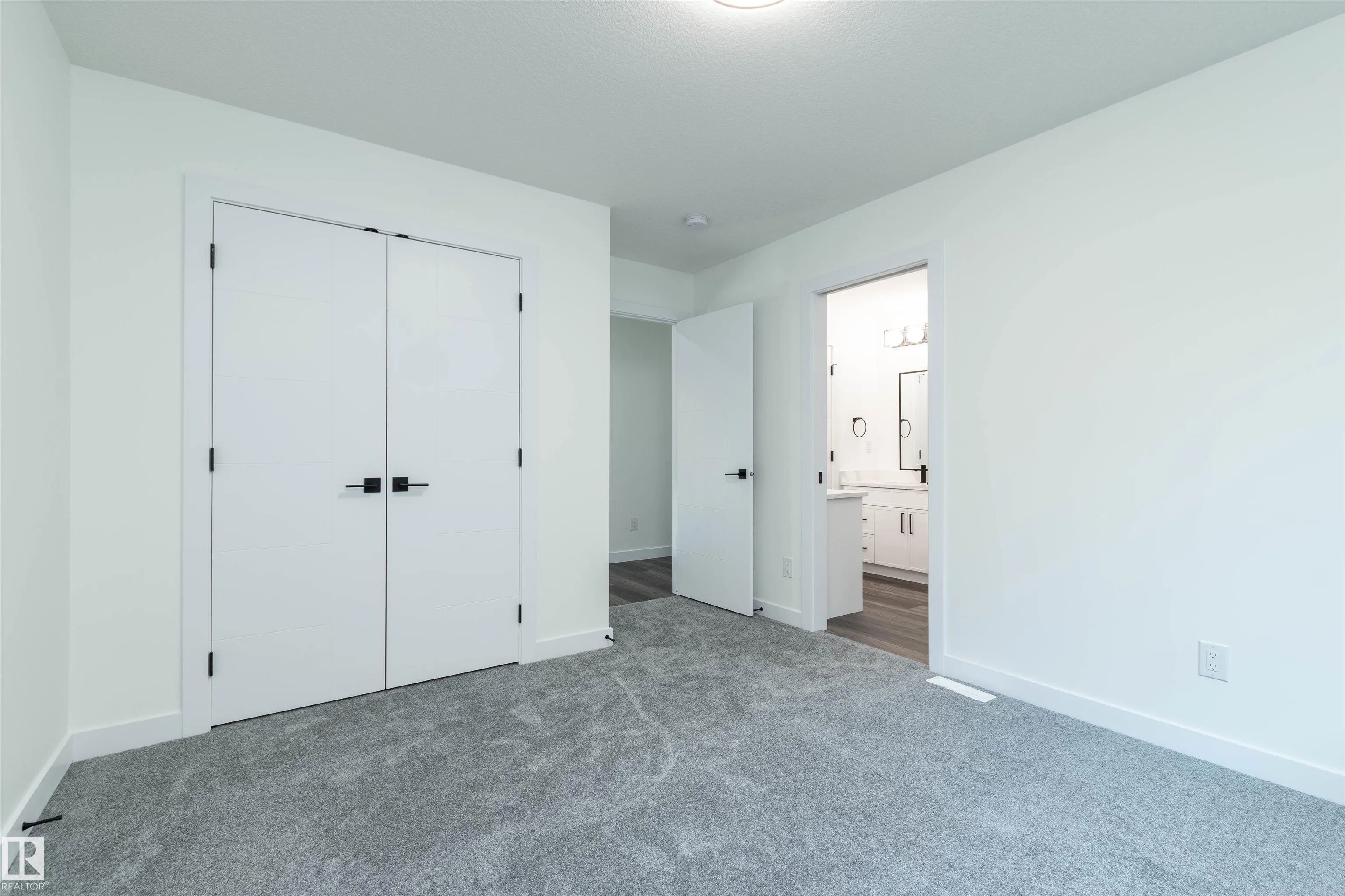 17 Sunbury Place