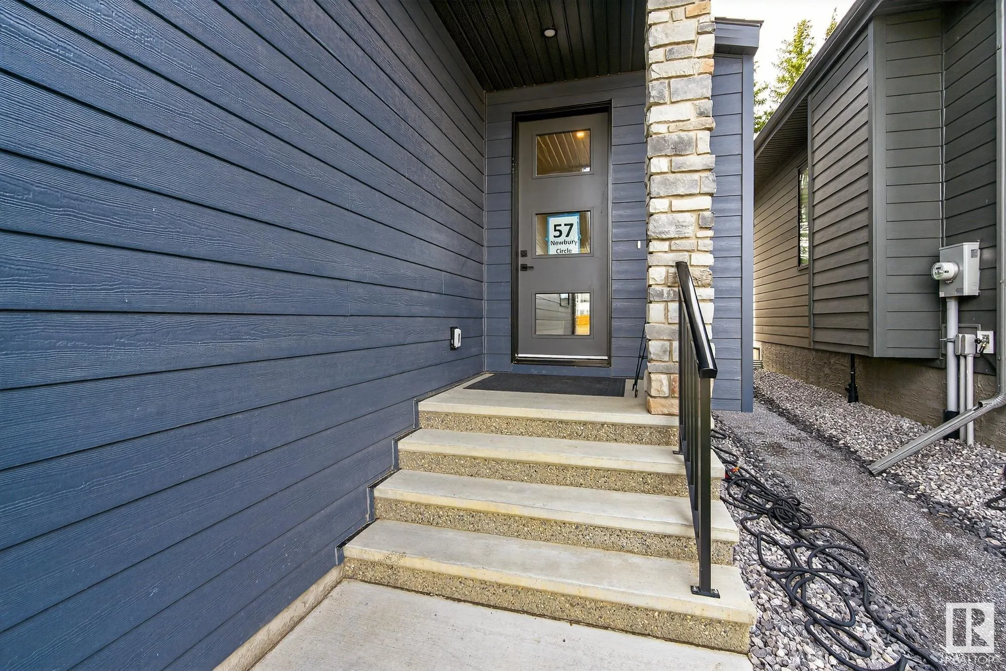 57 Newbury Ci