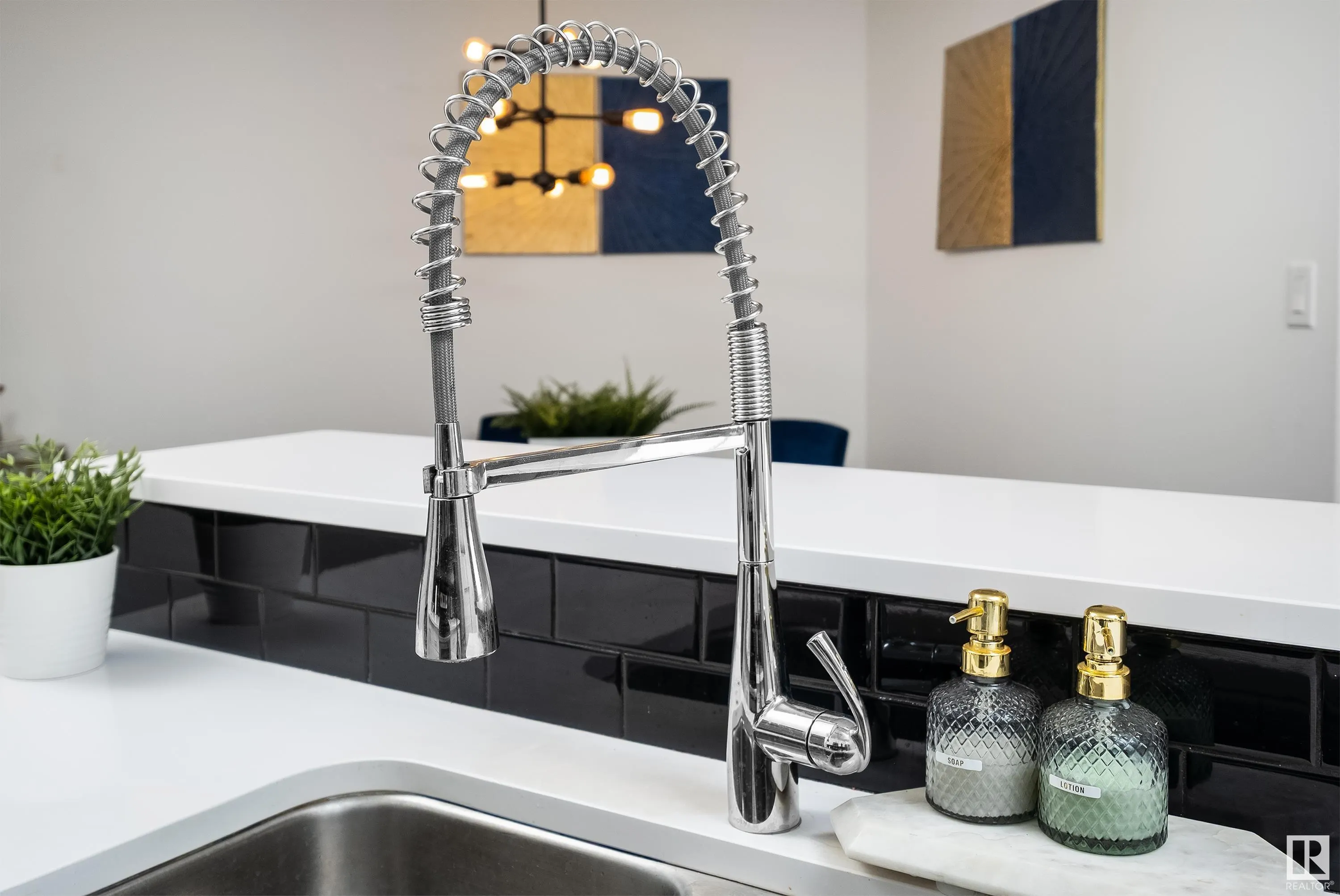 308 Ambleside Link