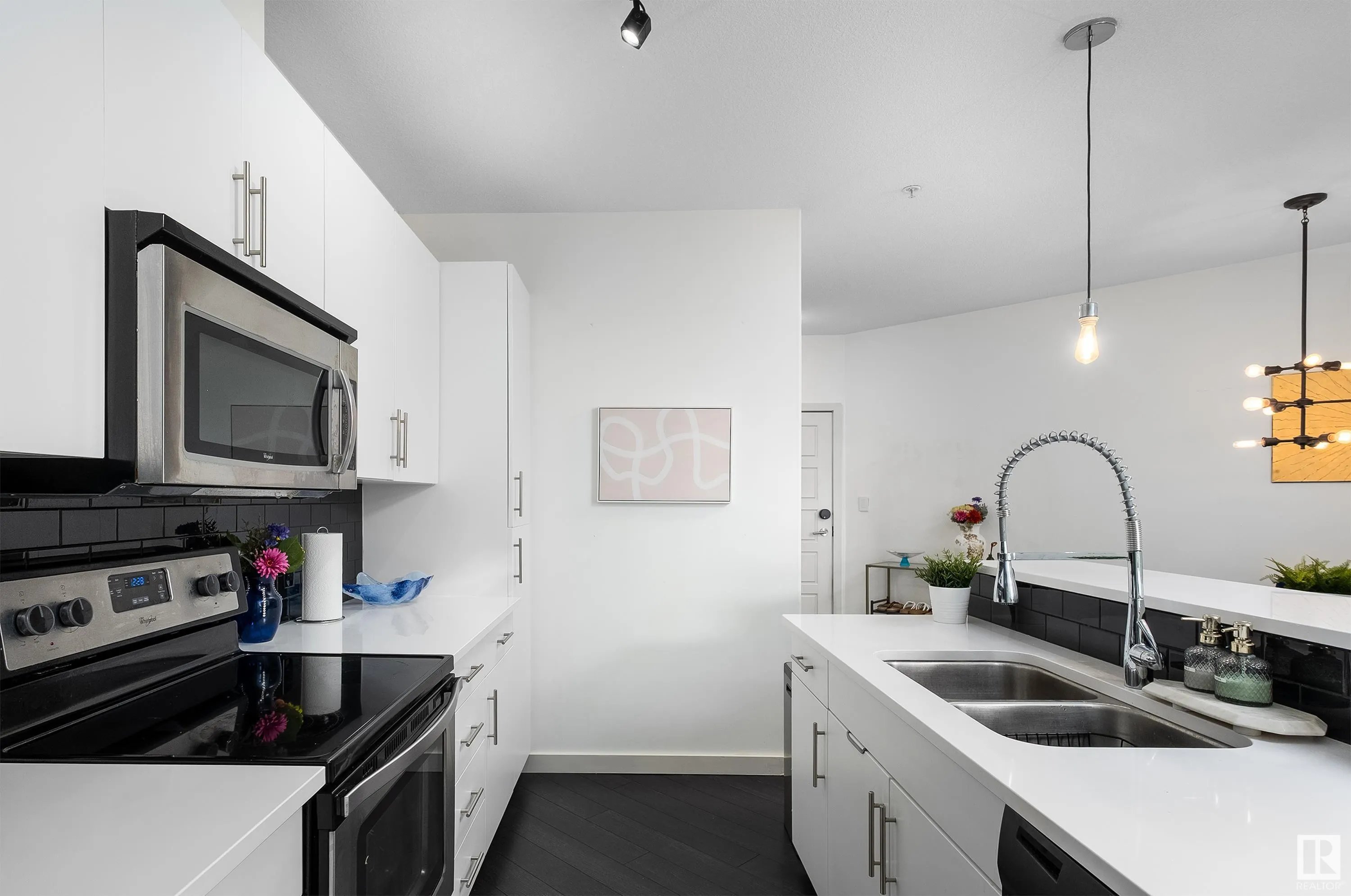 308 Ambleside Link