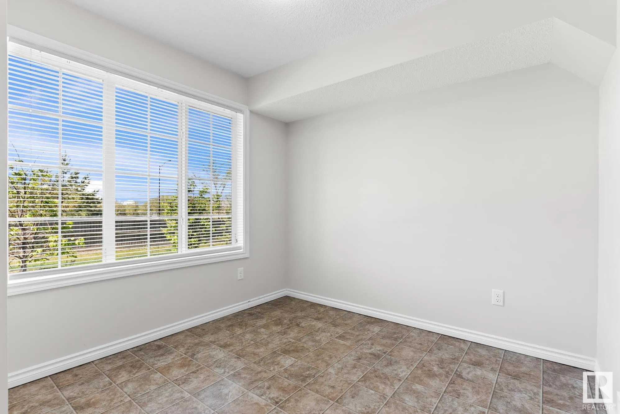 20 augustine Crescent