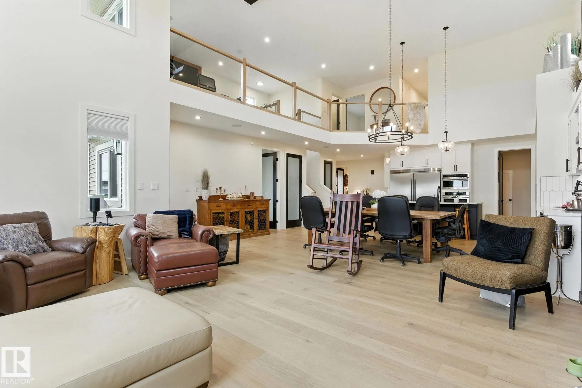 73 ASHBURY Crescent