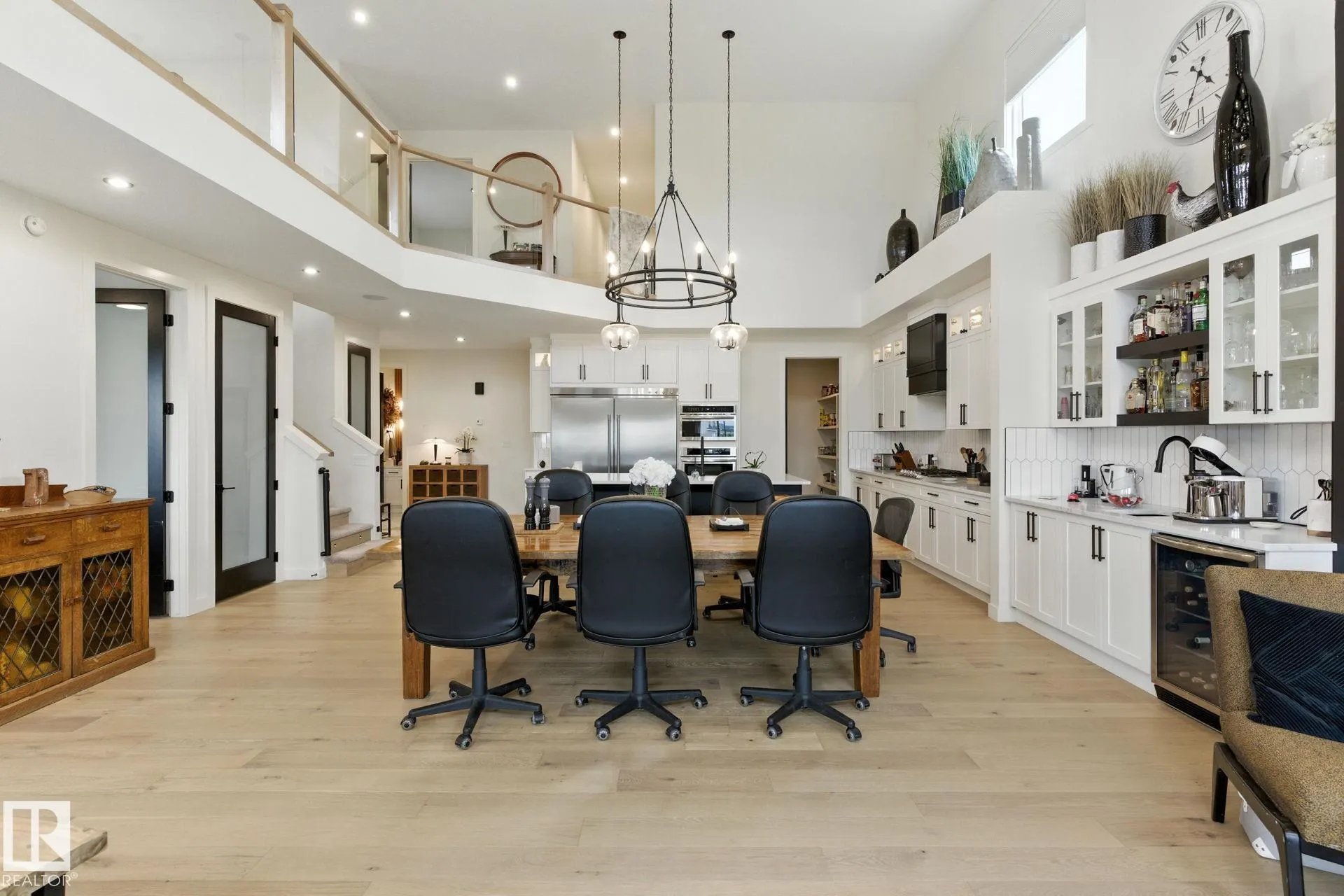 73 ASHBURY Crescent